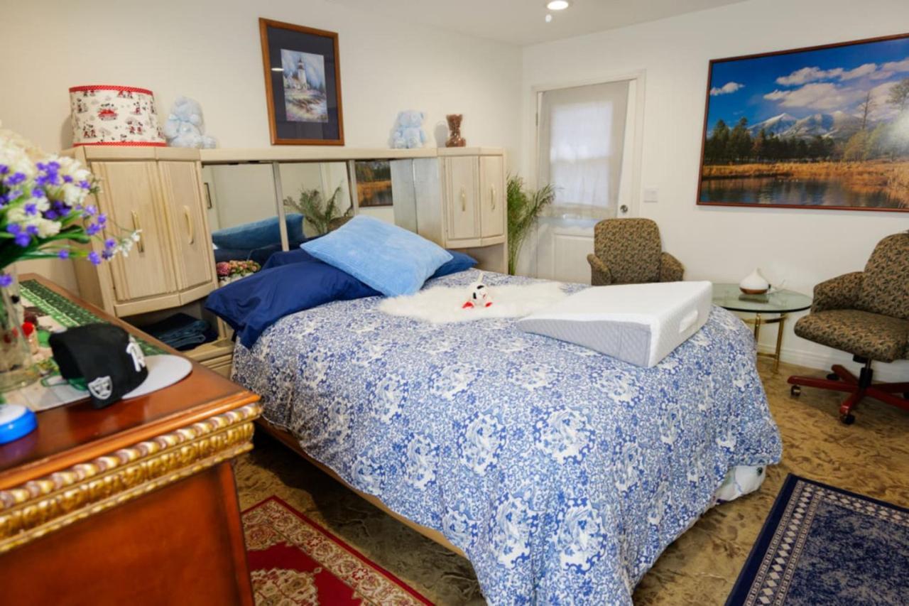 327 7 Bedroom With Fenced Yard * Las Vegas