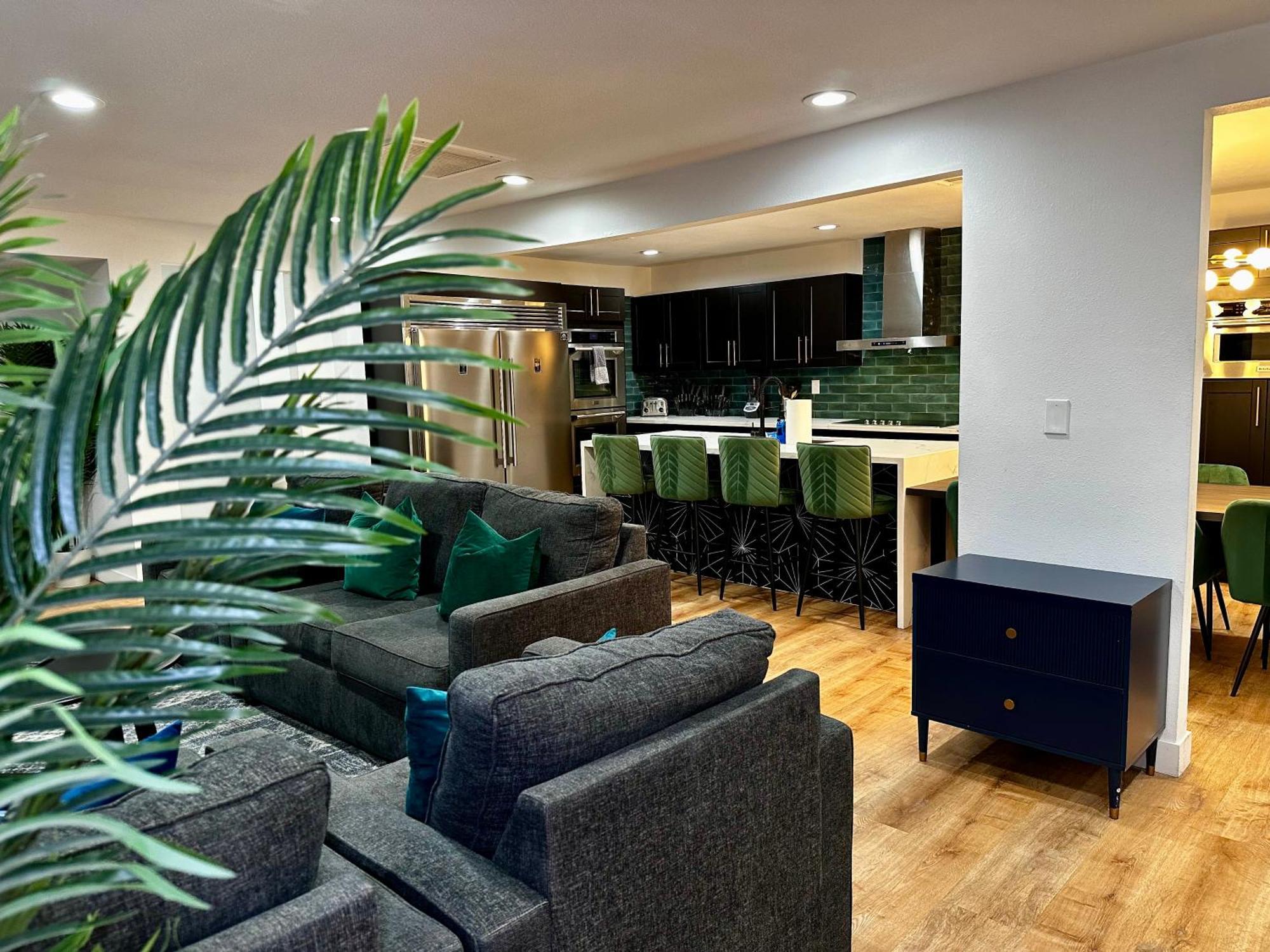 Villa The Peacock - 8 Bdr 4 Bth 14 Bds