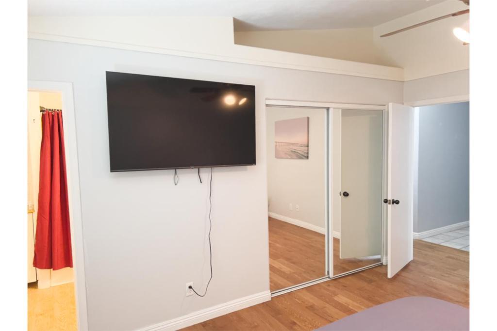 Holiday home New!! Enjoy Fruits Of Your Labours Staying At 601 Grape Dr- View 3d