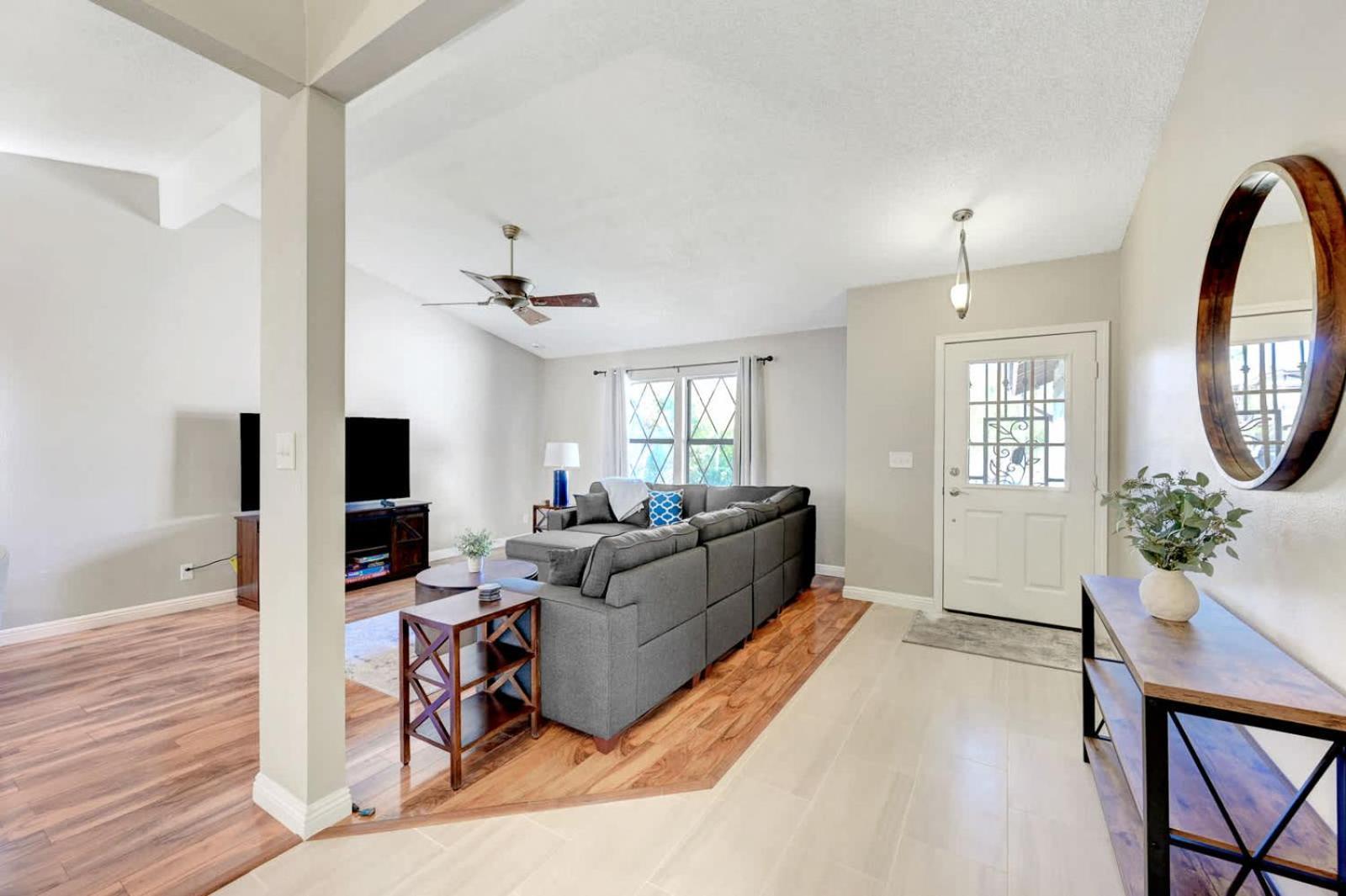 Bright Fun Spacious With Pool Holiday home