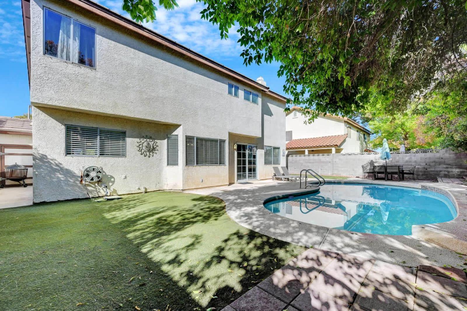 Bright Fun Spacious With Pool *