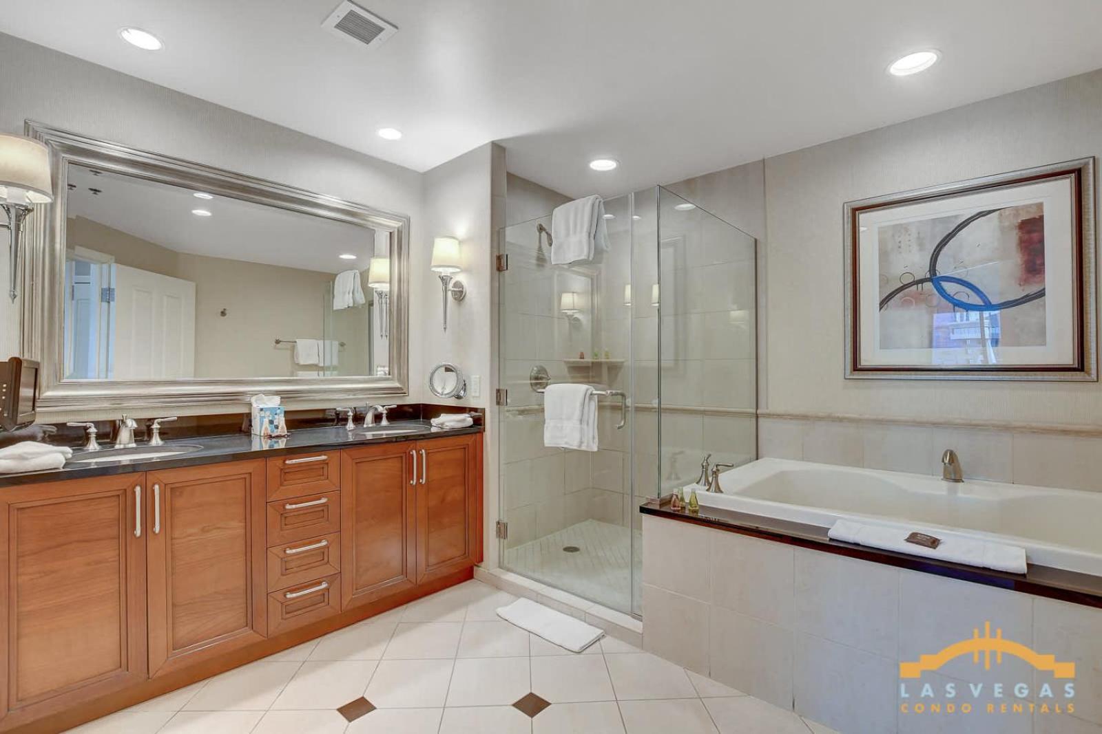 Mgm Signature-03-703 Strip View Jacuzzi *