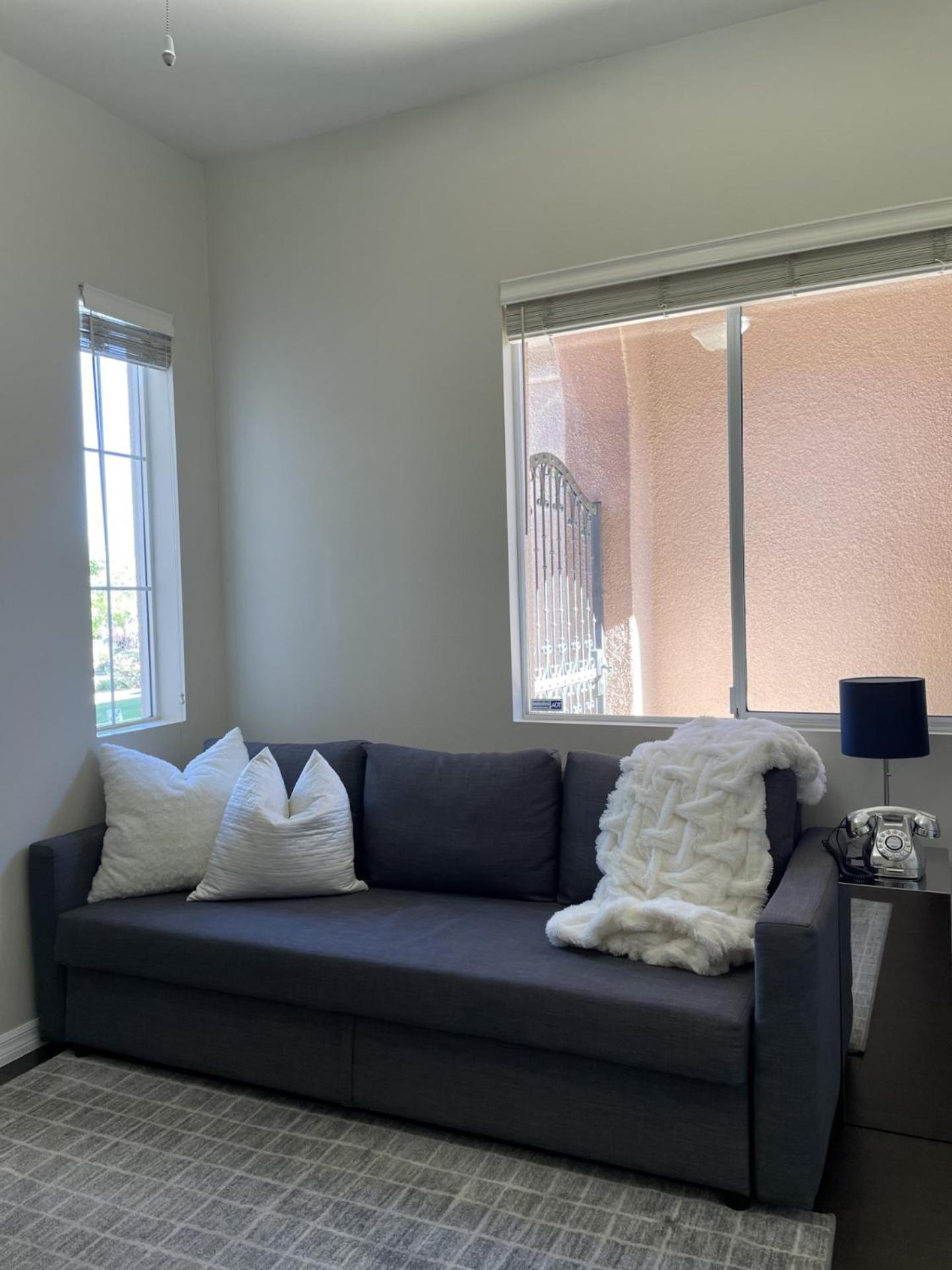 4Bedroom, Pool Single Story Luxury Las Vegas Home *