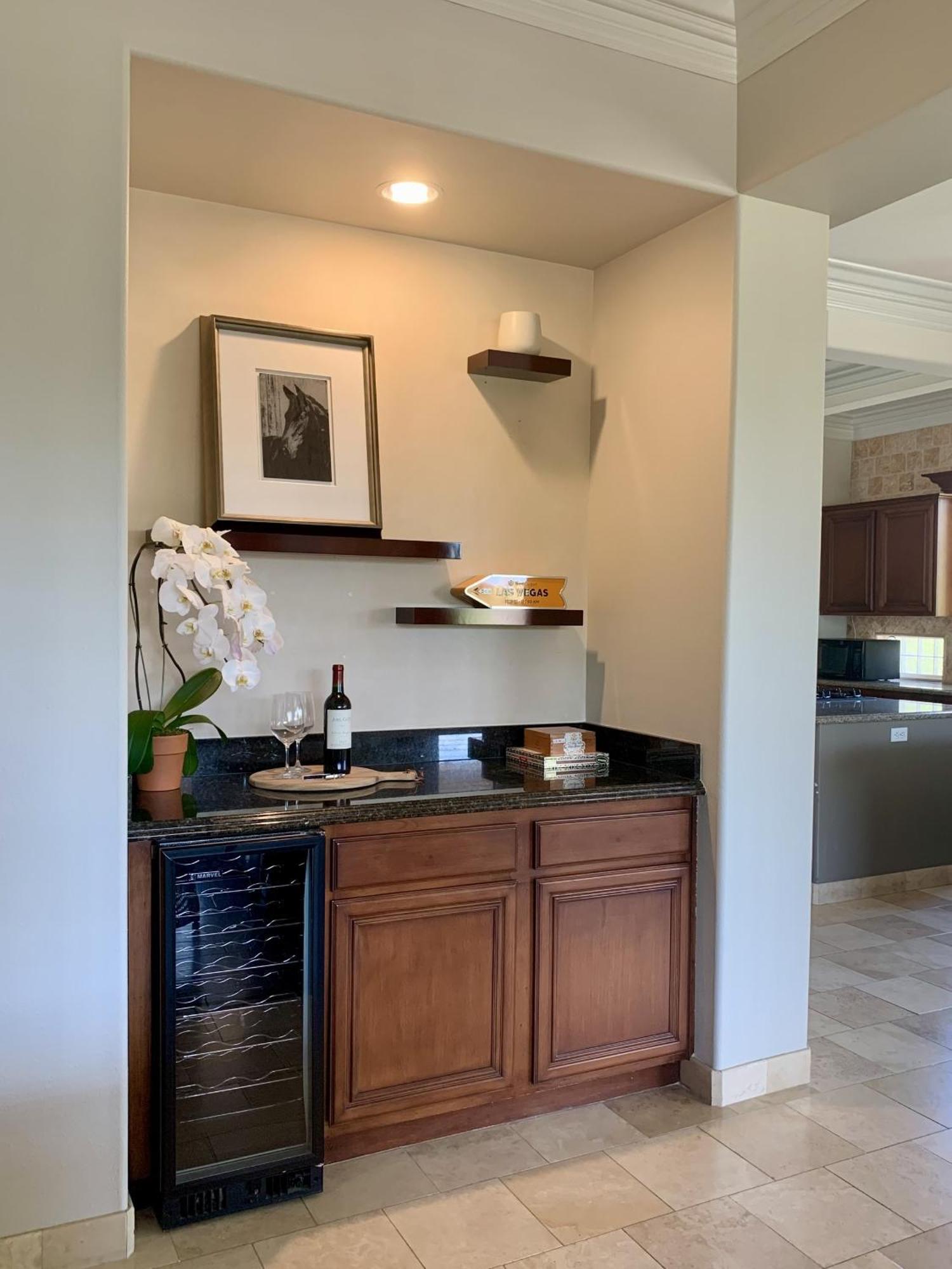 4Bedroom, Pool Single Story Luxury Las Vegas Home Holiday home *