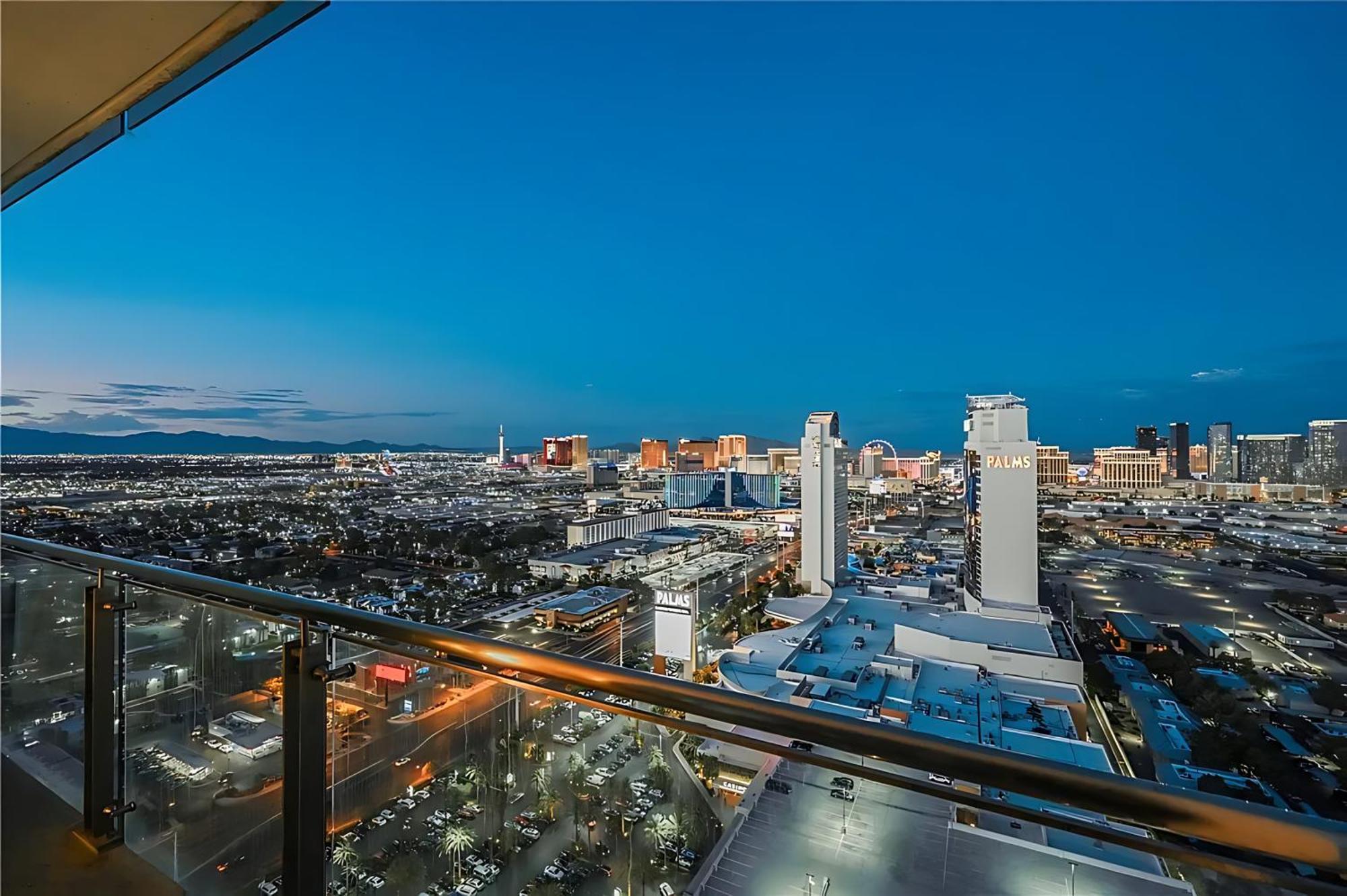 Palms Place Stripview With Open Balcony -33 Aparthotel 4*