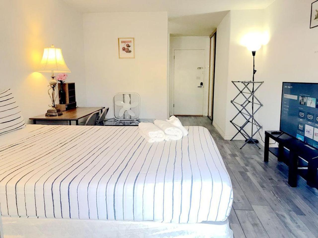 Super Bedroom With Private Bathroom 5