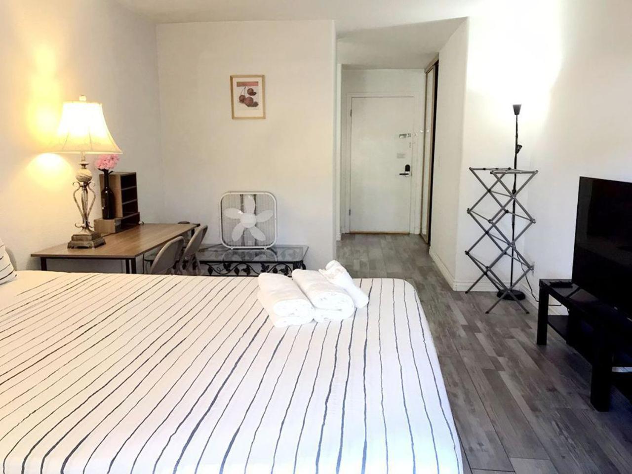 Super Bedroom With Private Bathroom 5 *