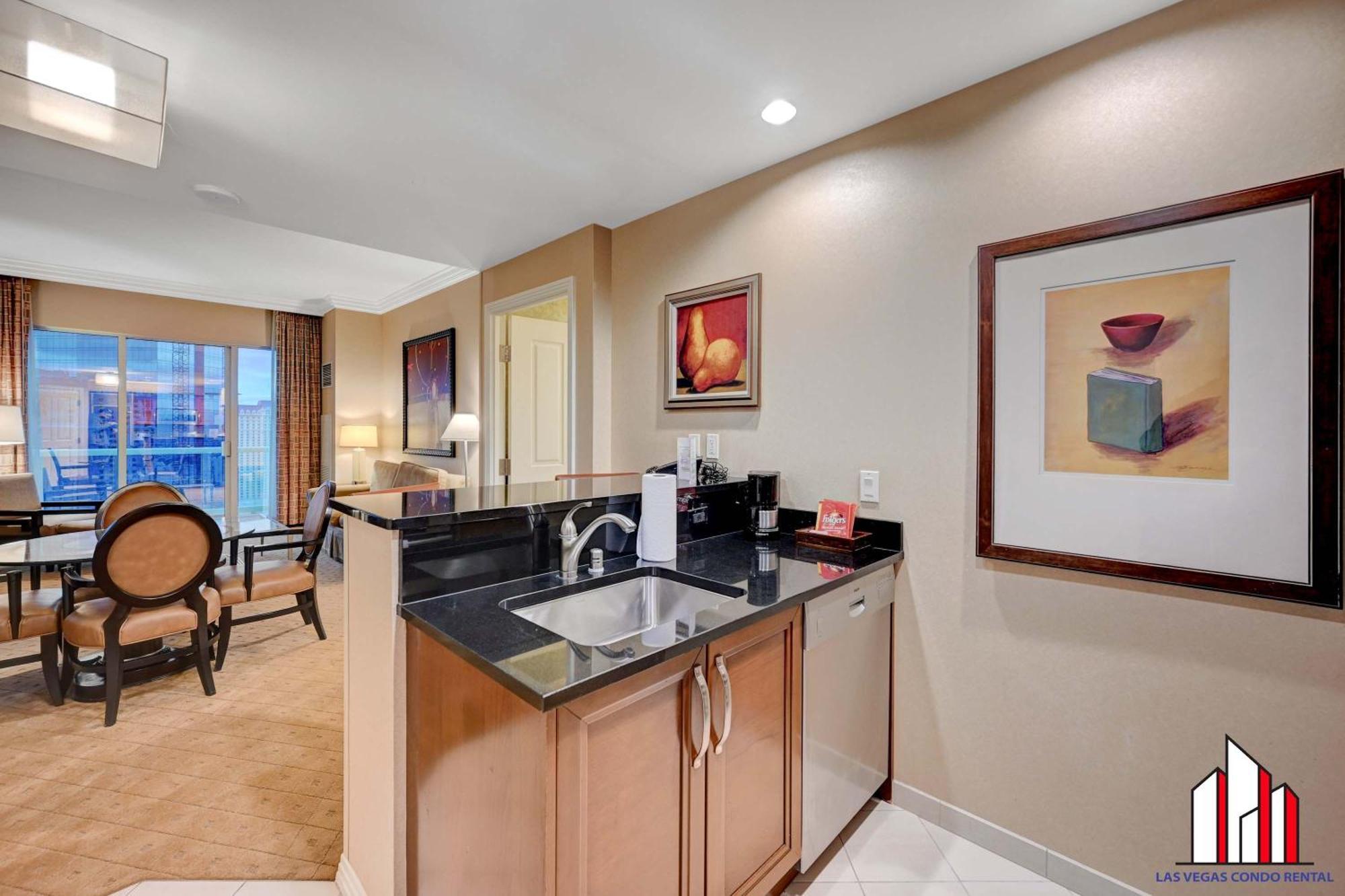 Signature 2br3ba F1 View Balcony Ste 17-801 And 03 Holiday home Las Vegas