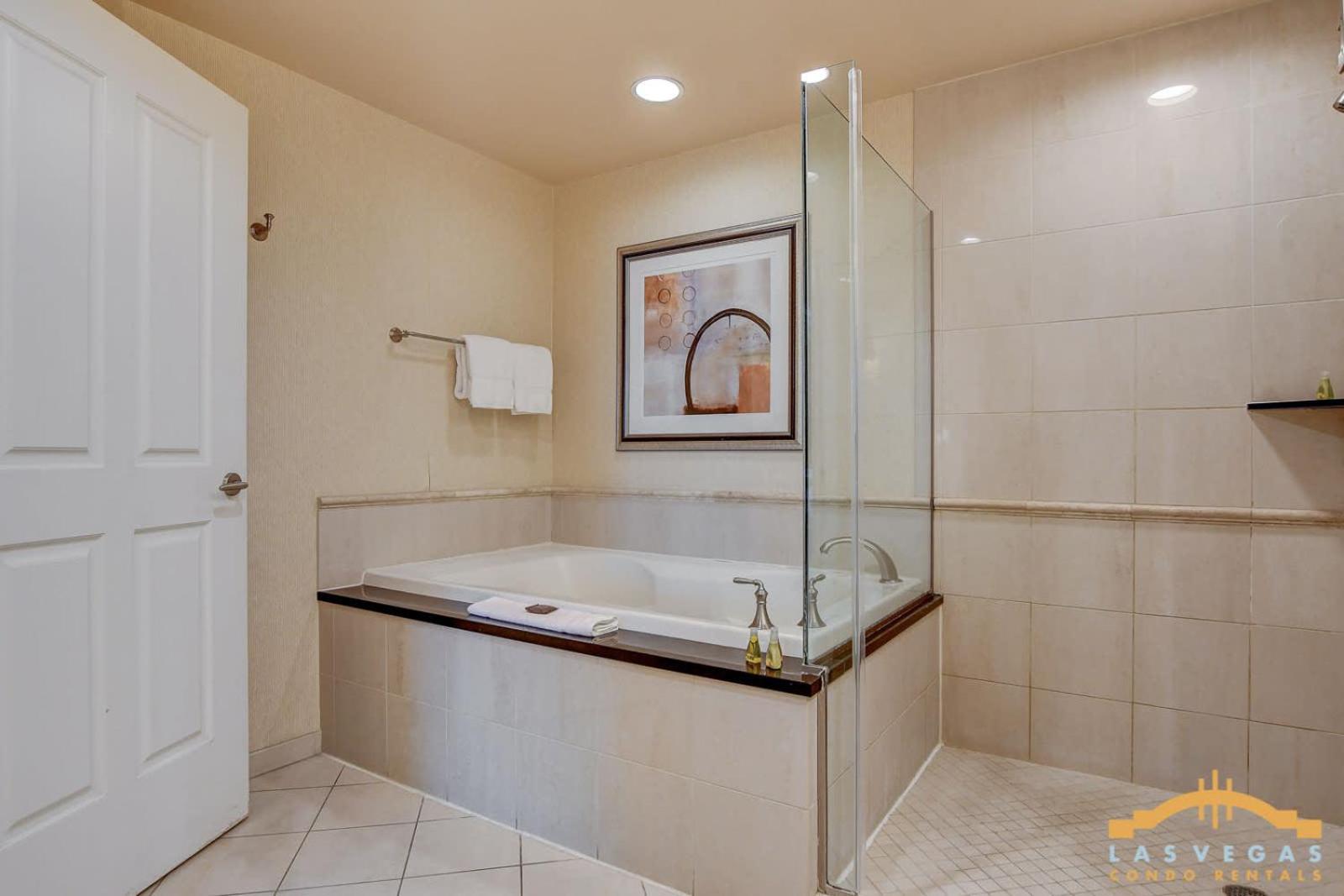 Mgm Signature-14-619 Strip View Jacuzzi Holiday home