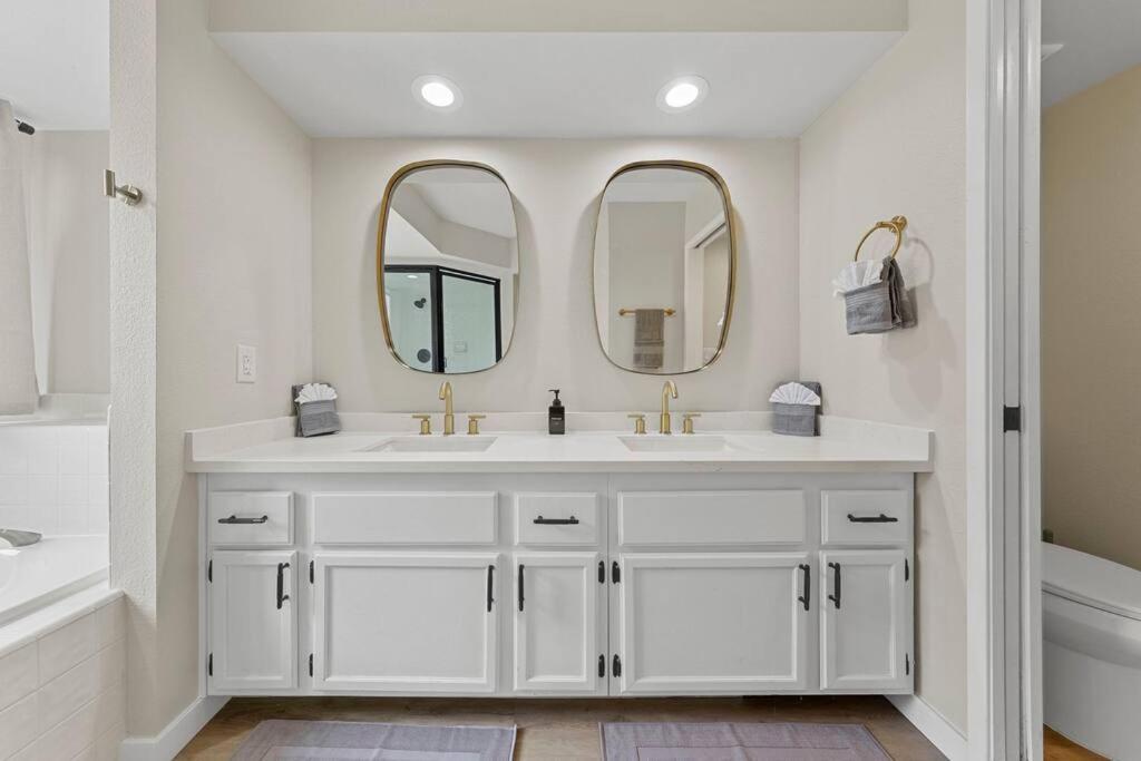 4br Model W Pool And Pool Table In Henderson * Las Vegas