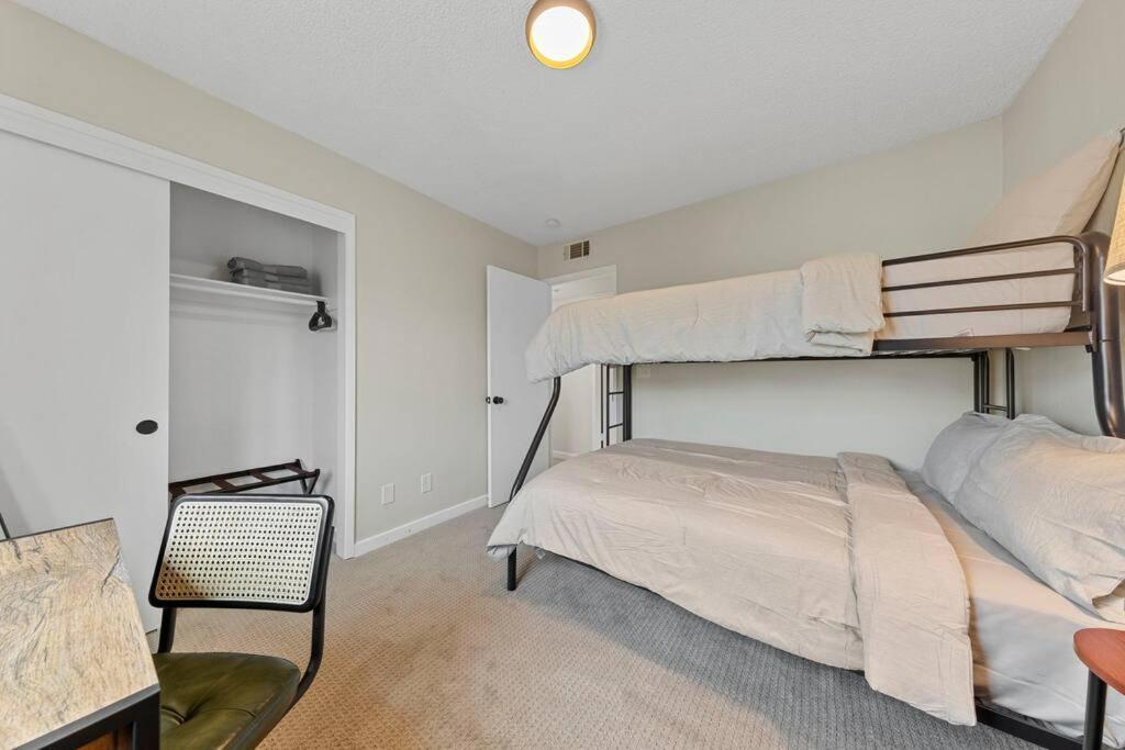 4br Model W Pool And Pool Table In Henderson Holiday home *