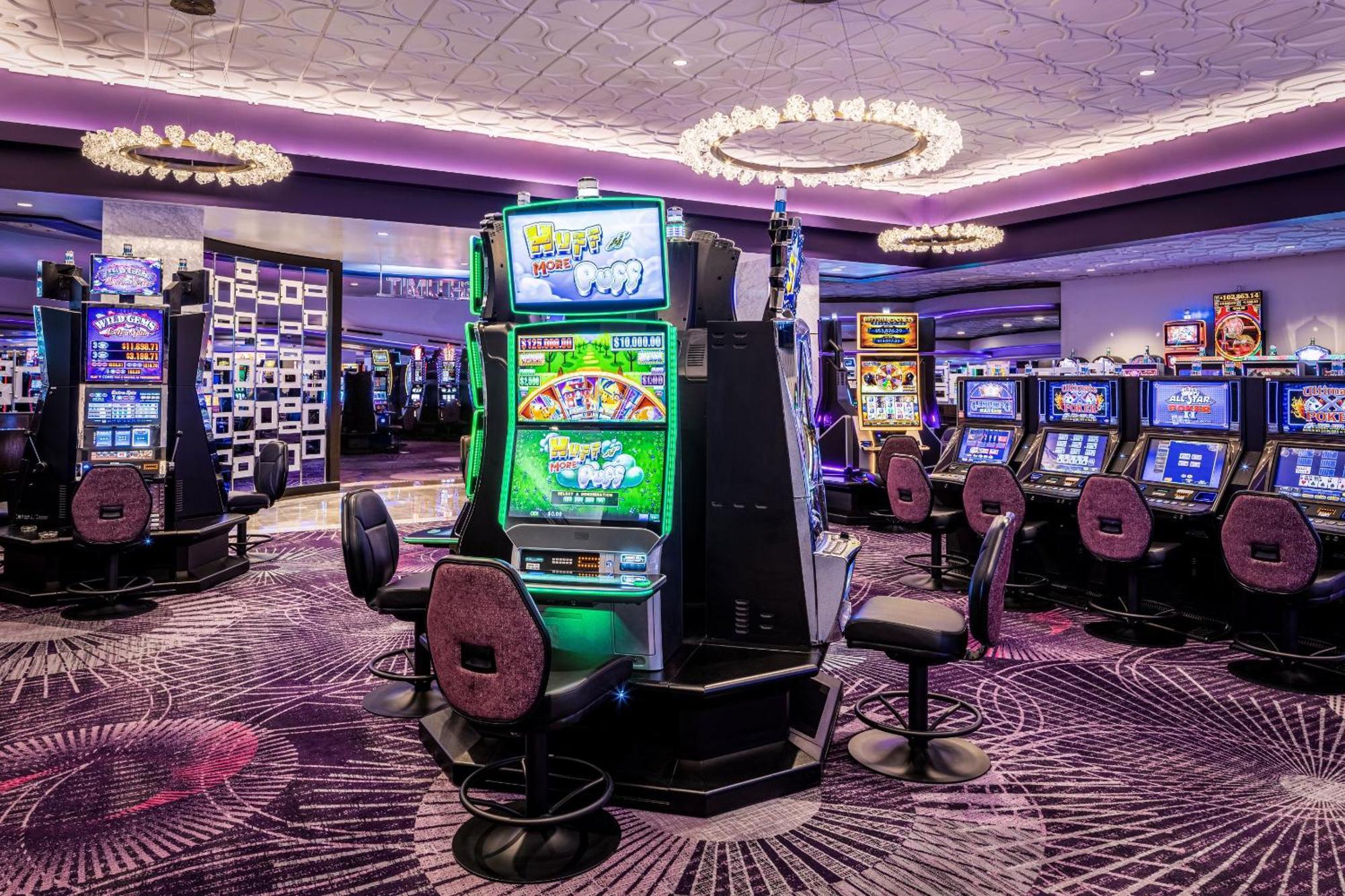 Harrah's Vegas & Casino