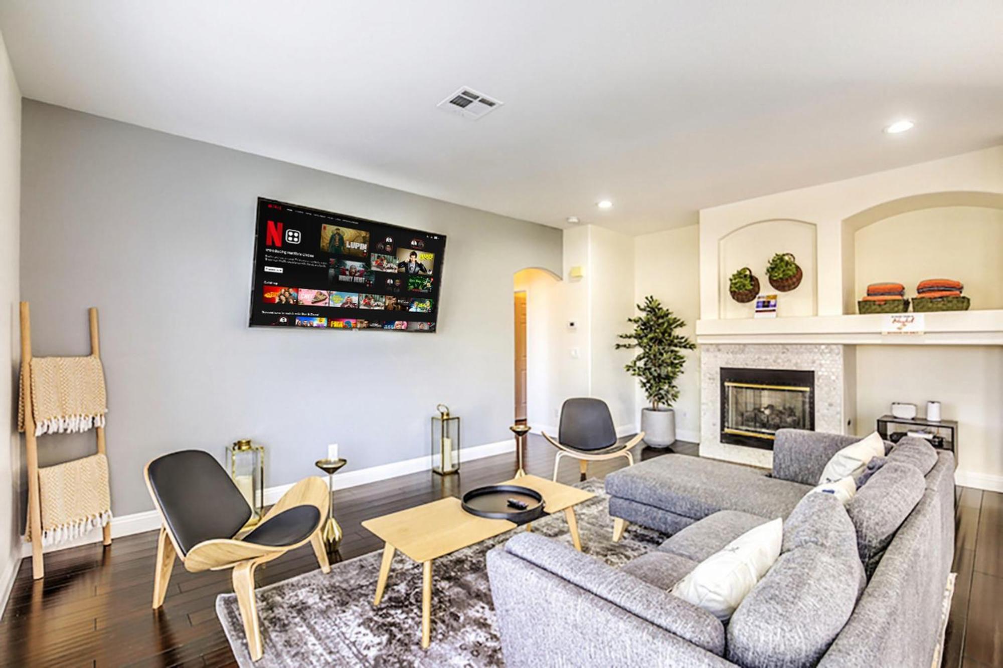 Buddha Gem, Central 6 Bed Room Luxury Home With Pool Hot Tub Game Room And Much More Holiday home