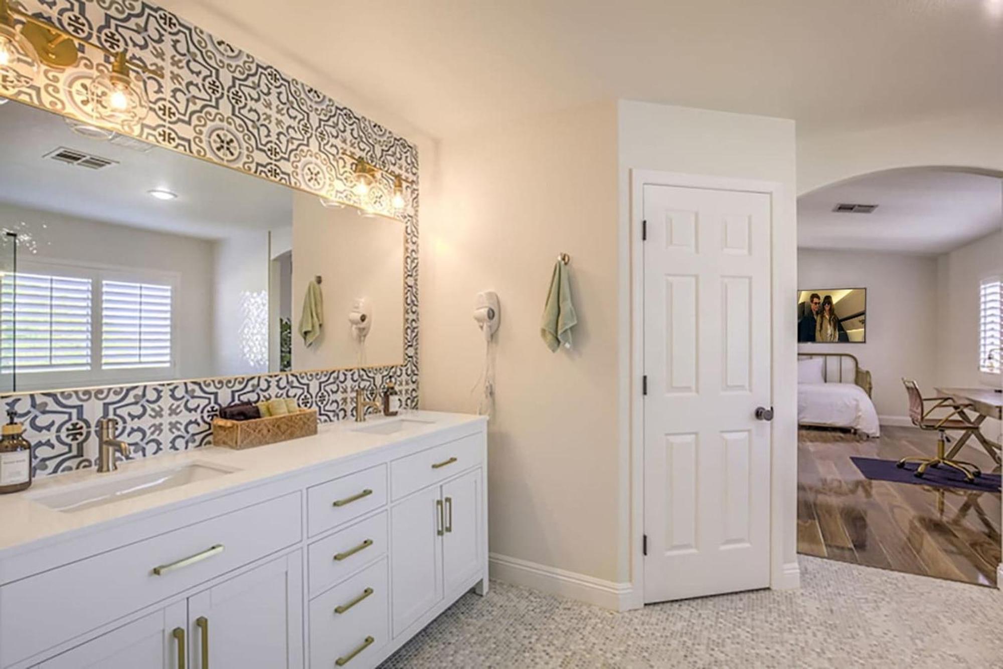 Holiday home Buddha Gem, Central 6 Bed Room Luxury Home With Pool Hot Tub Game Room And Much More Las Vegas