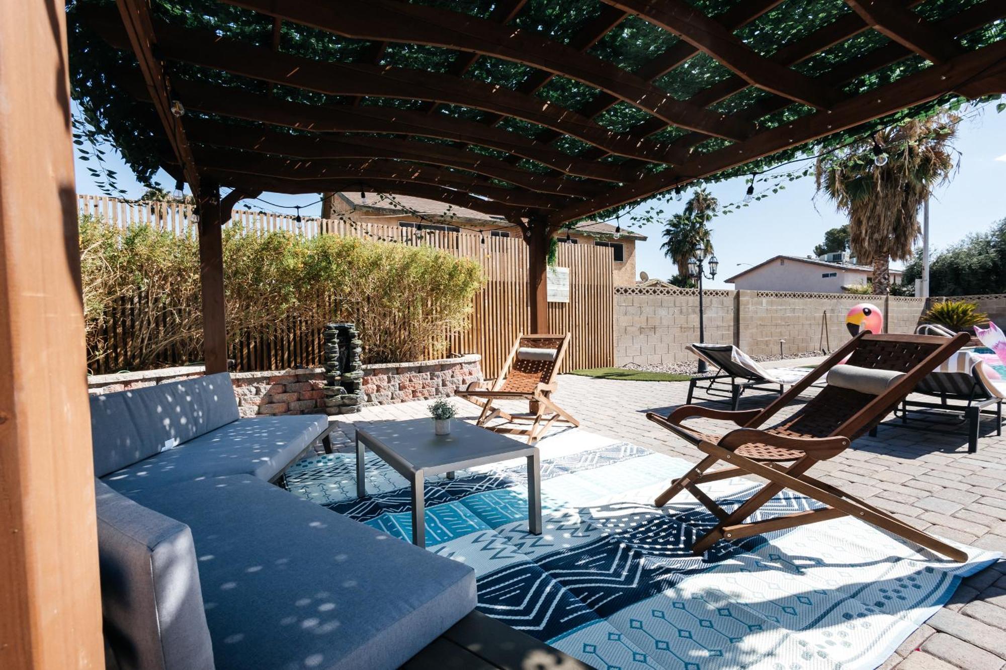 Fabulous Oasis In Near By Strip *