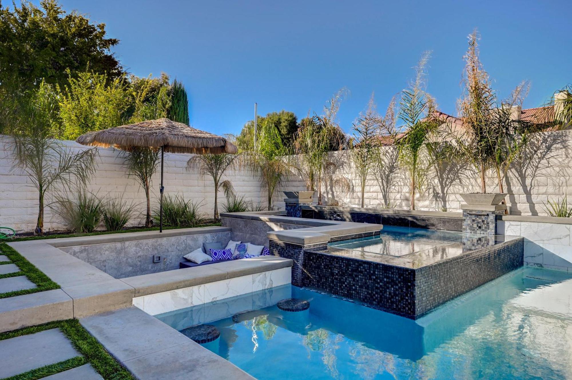 Plush Vegas Retreat 5 Min From Strip Las Vegas