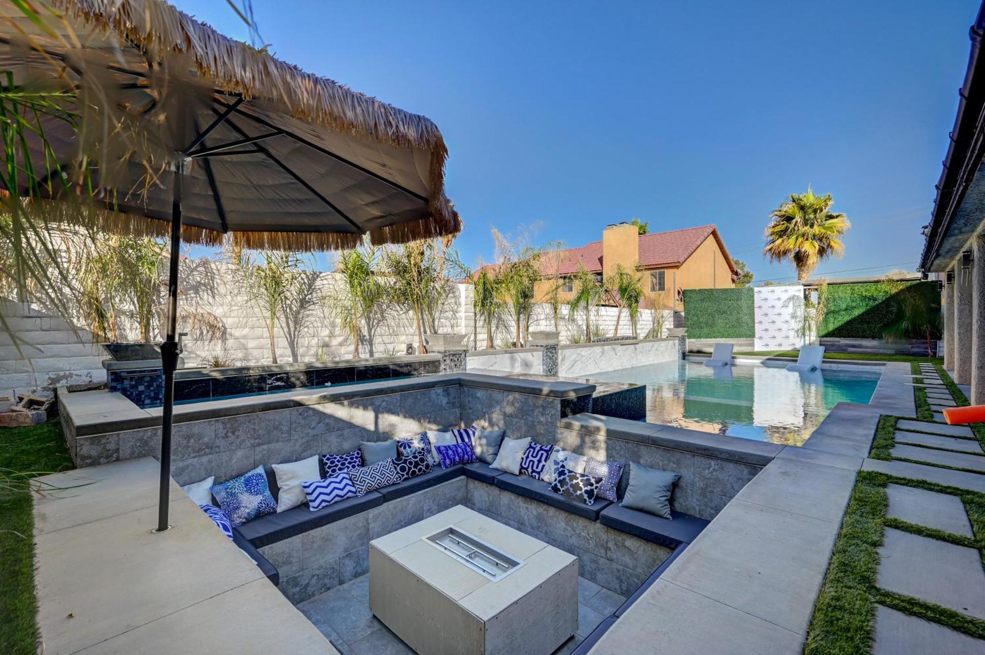 Plush Vegas Retreat 5 Min From Strip Villa Las Vegas