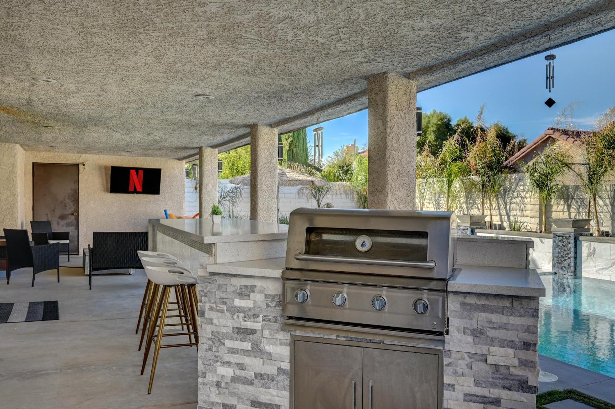 Plush Vegas Retreat 5 Min From Strip Las Vegas