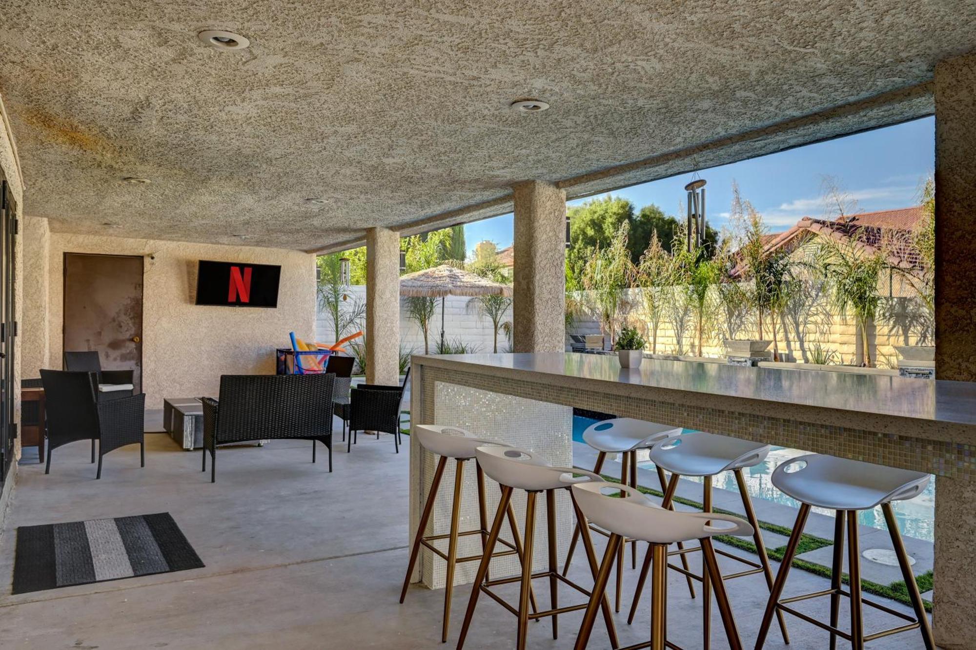 Plush Vegas Retreat 5 Min From Strip Las Vegas