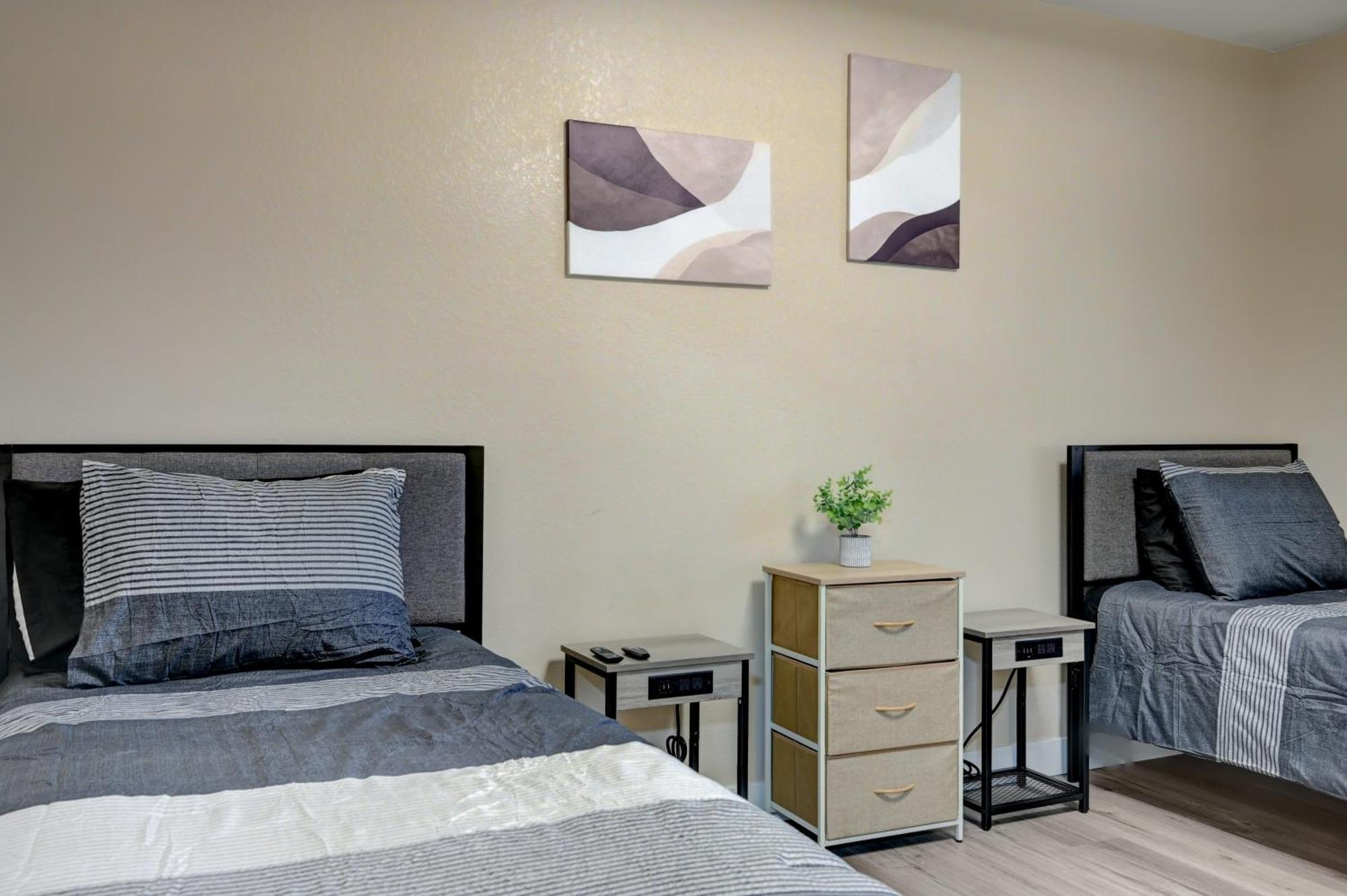 Plush Vegas Retreat 5 Min From Strip Villa Las Vegas