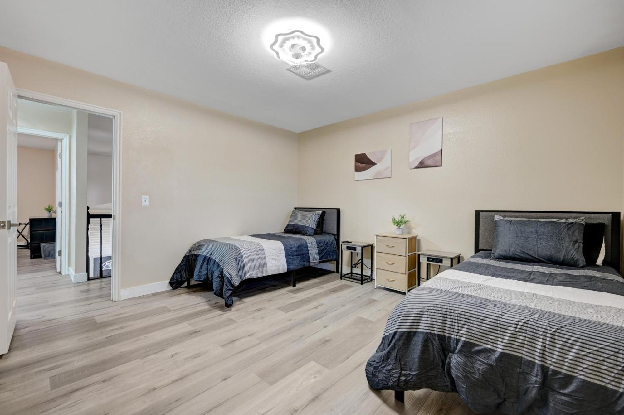 Plush Vegas Retreat 5 Min From Strip Las Vegas