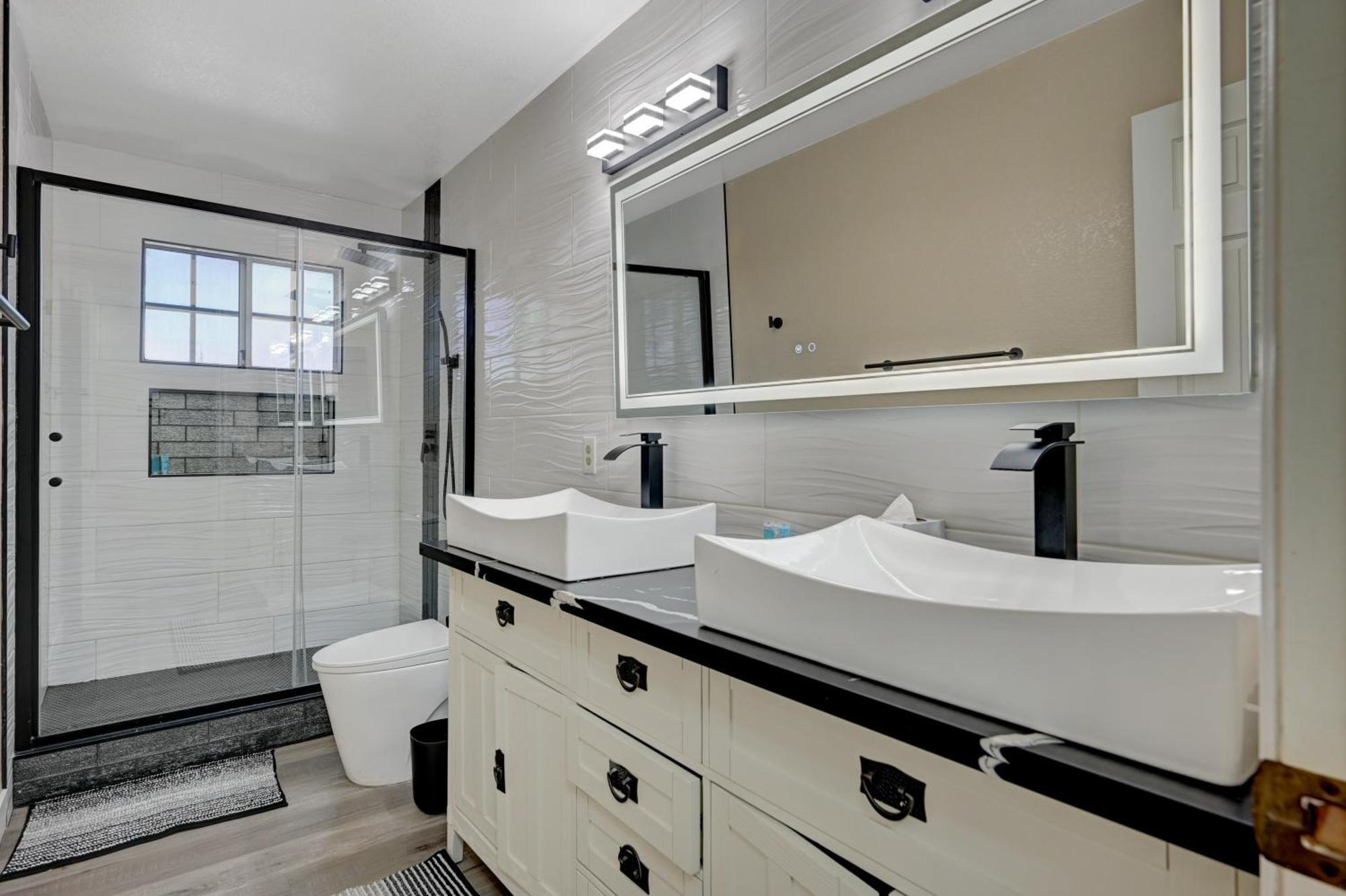 Villa Plush Vegas Retreat 5 Min From Strip *
