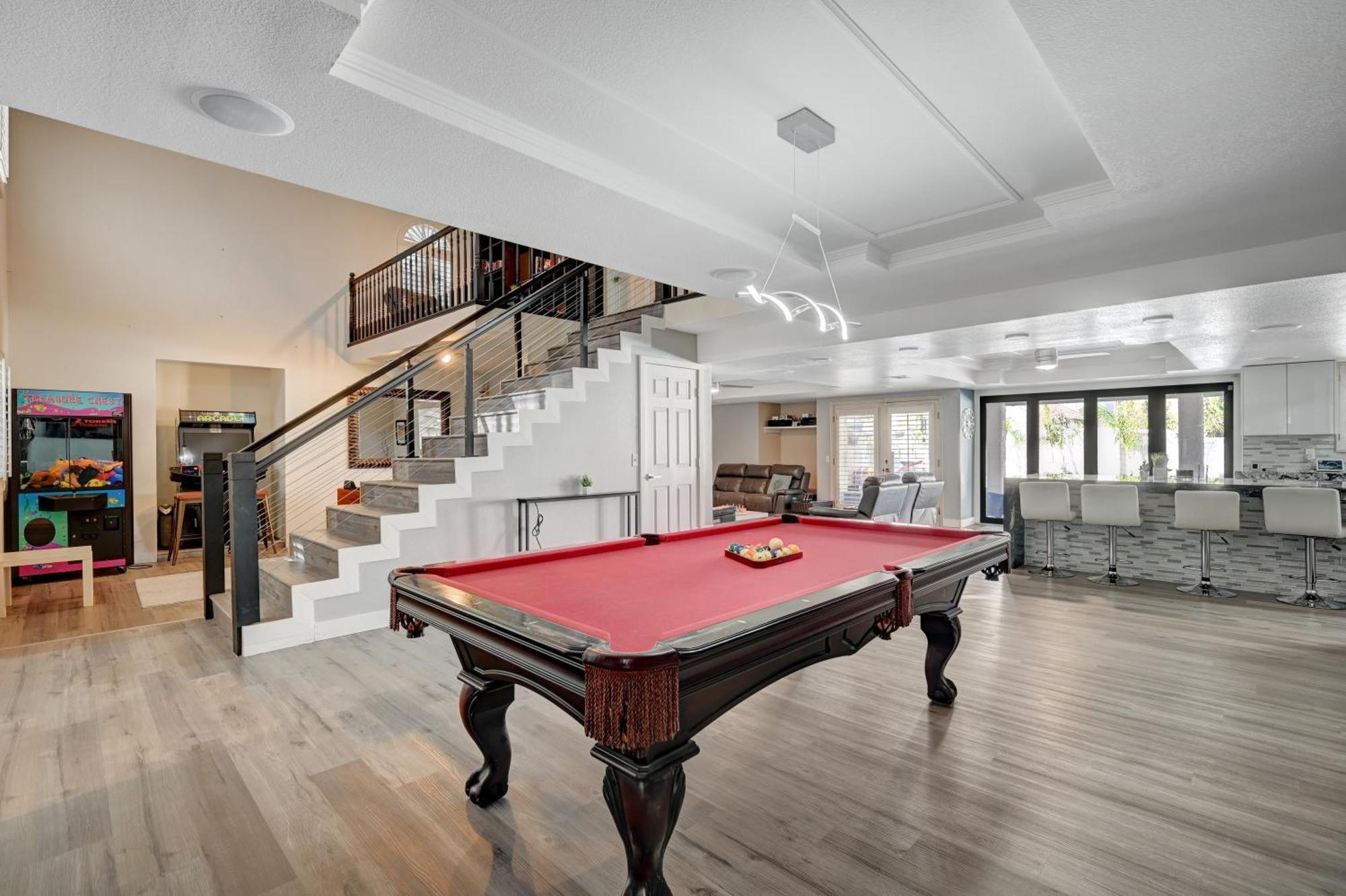 Plush Vegas Retreat 5 Min From Strip