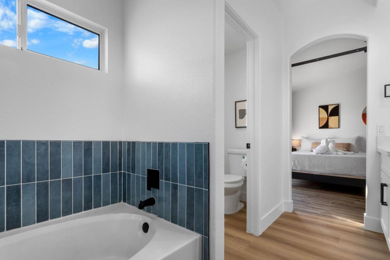 Spacious 5 Bedroom With Games And Las Vegas