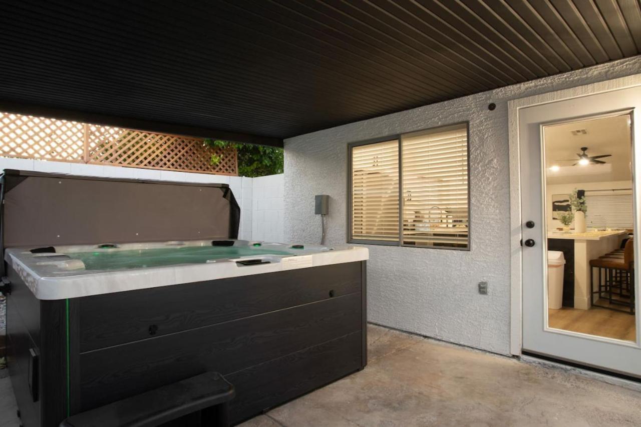Spacious 5 Bedroom With Games And Holiday home