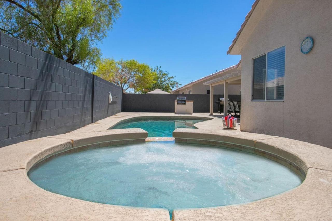 Modern 3br Quiet With Pool Holiday home Las Vegas