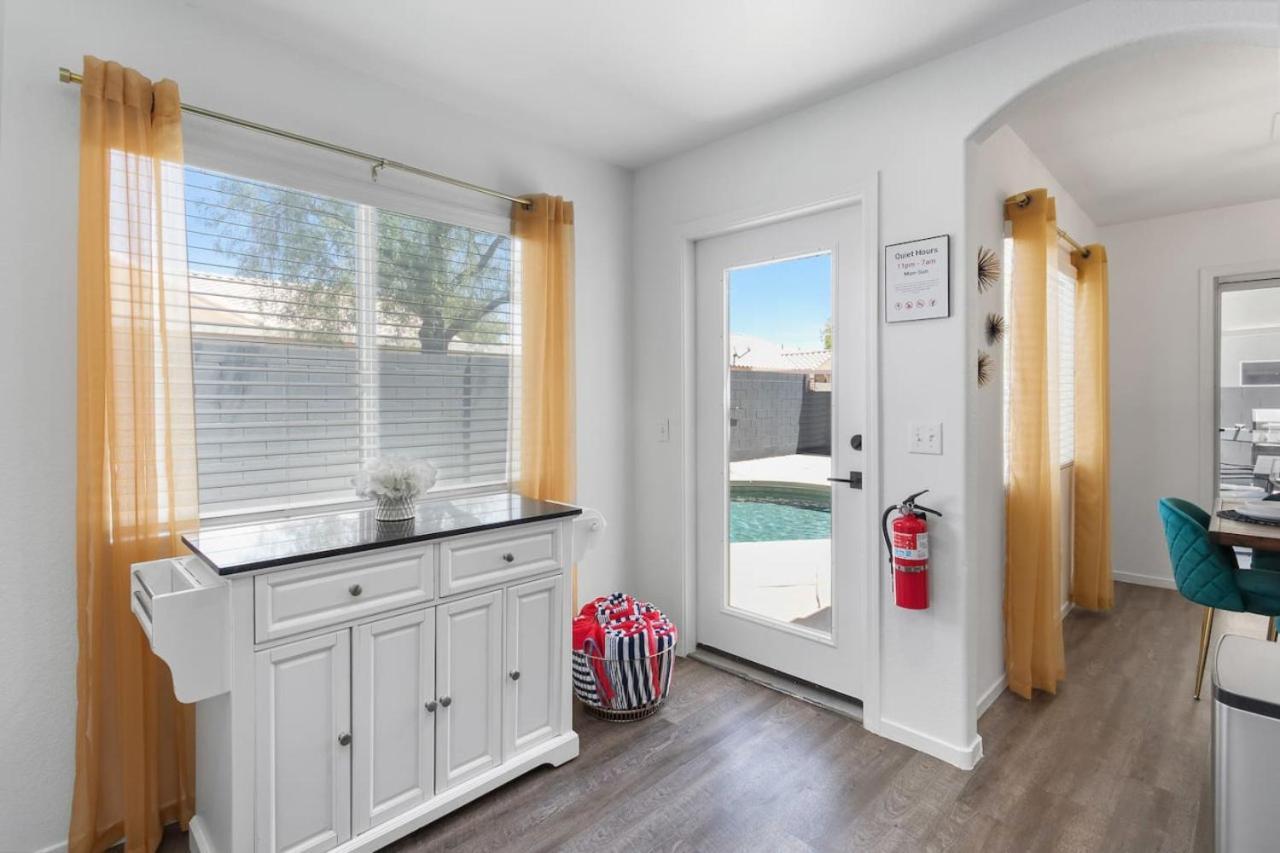 Modern 3br Quiet With Pool Holiday home Las Vegas