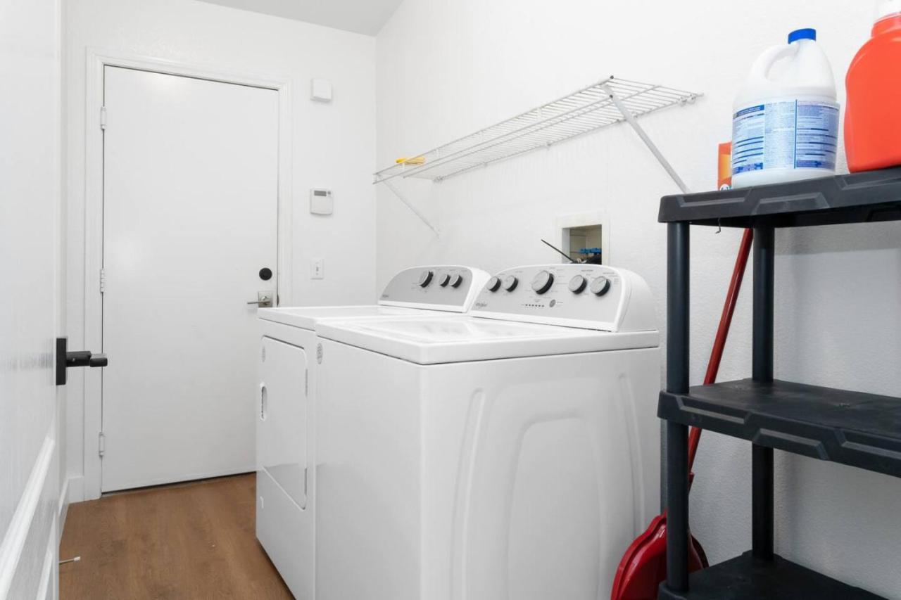 Fantastic 4br With Pool And Games * Las Vegas