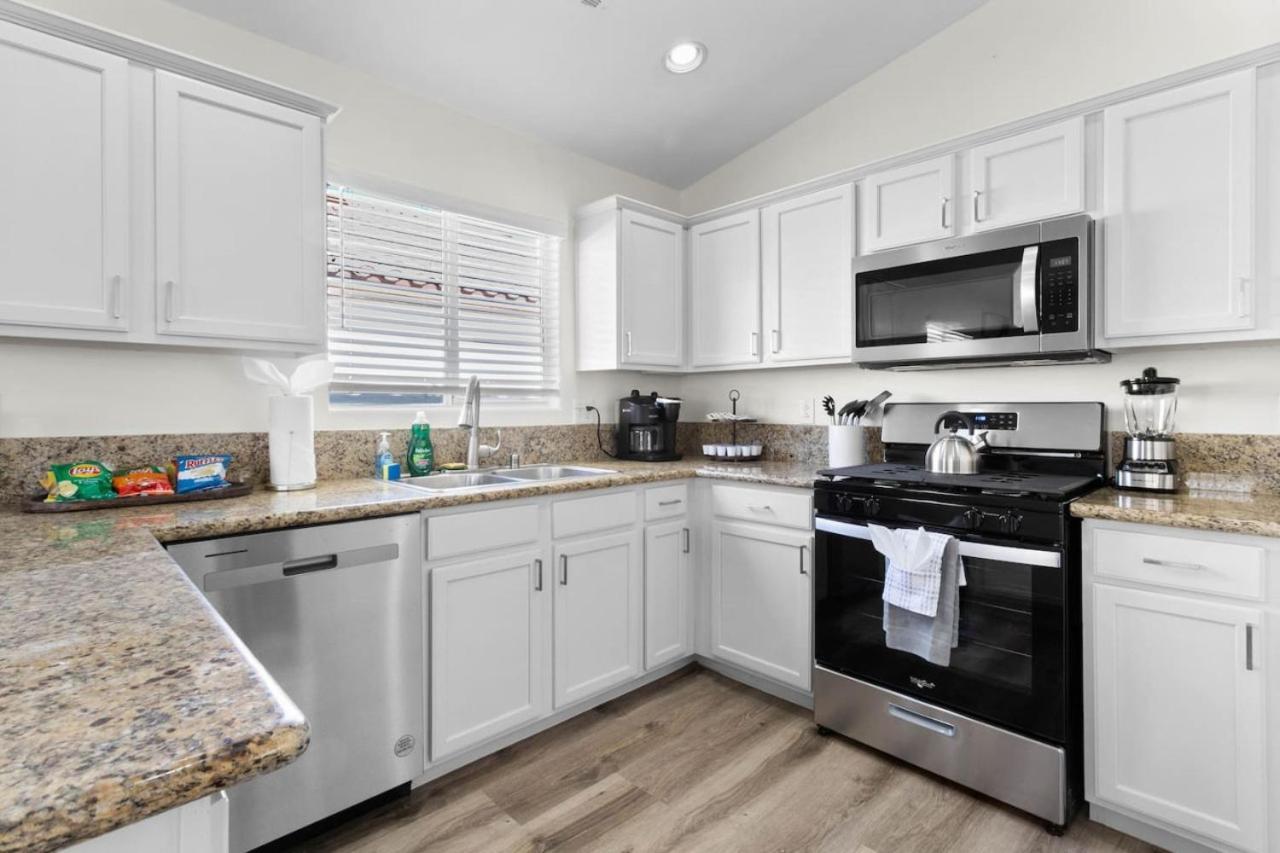 4br Getaway With Pool And Billiard Las Vegas