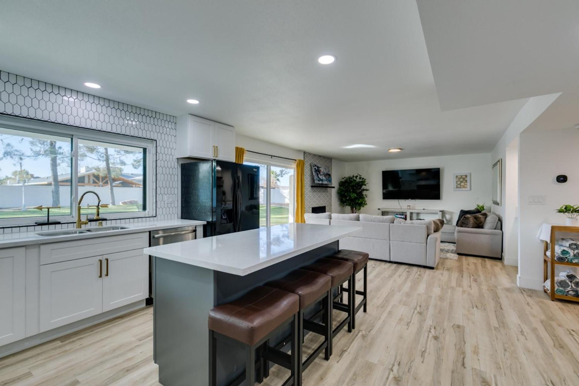 Beautiful Private Oasis With Pool And Hot Tub Villa *