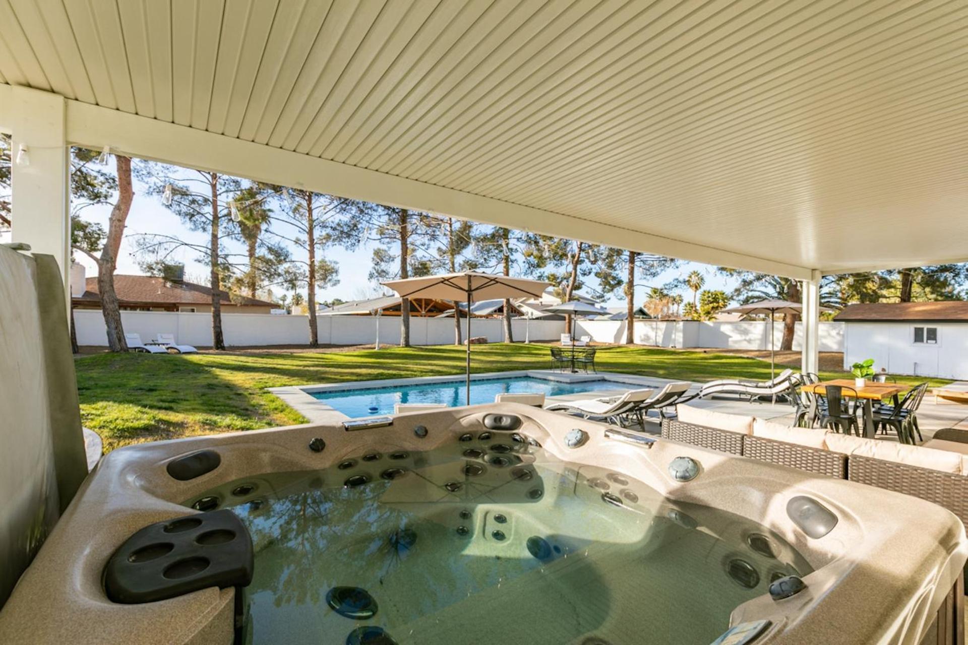 Beautiful Private Oasis With Pool And Hot Tub Villa Las Vegas
