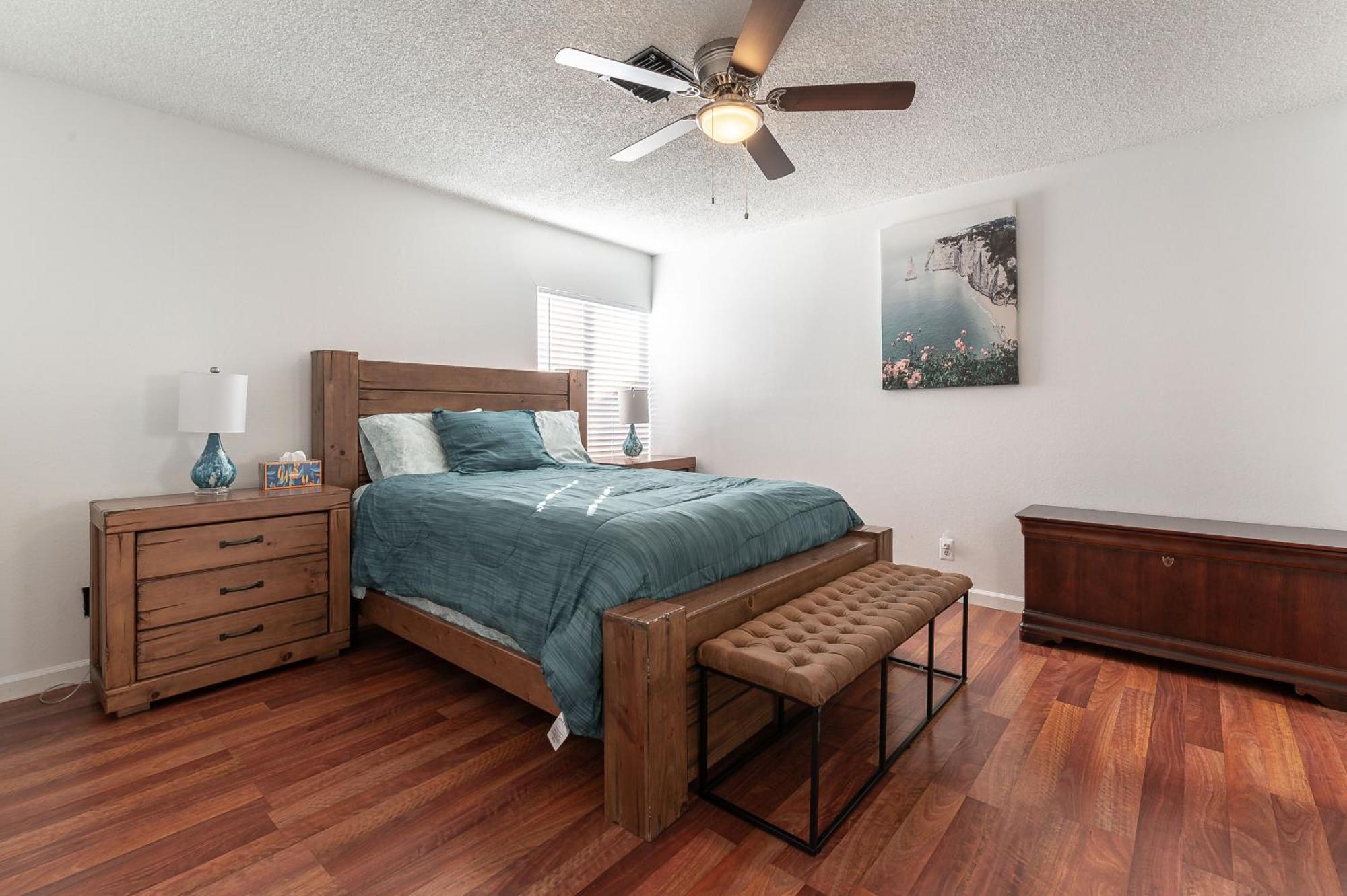 Fun 5 Bedroom By Strip, Pool, Putting Green, And Games Holiday home Las Vegas