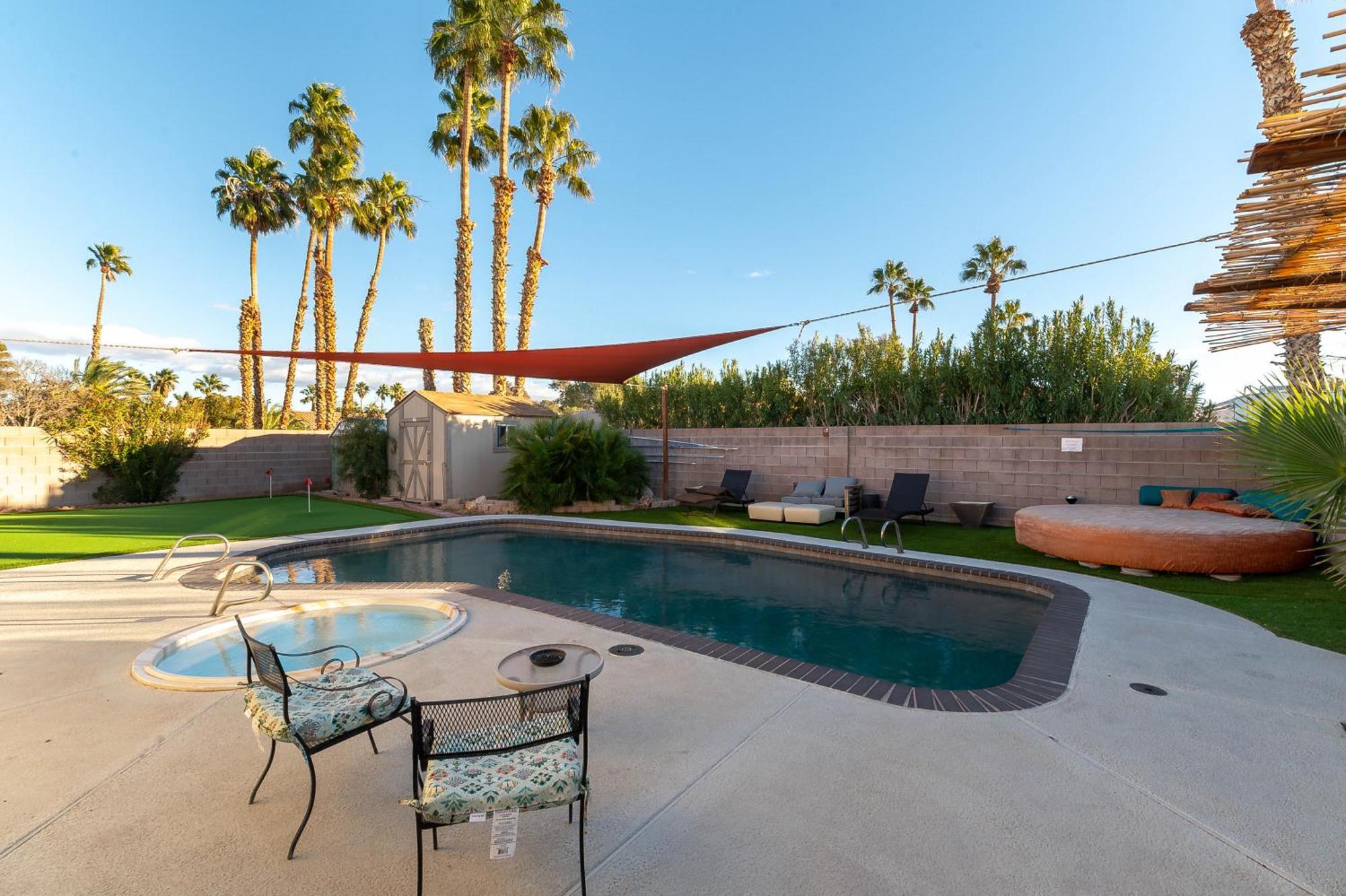 Holiday home Fun 5 Bedroom By Strip, Pool, Putting Green, And Games Las Vegas
