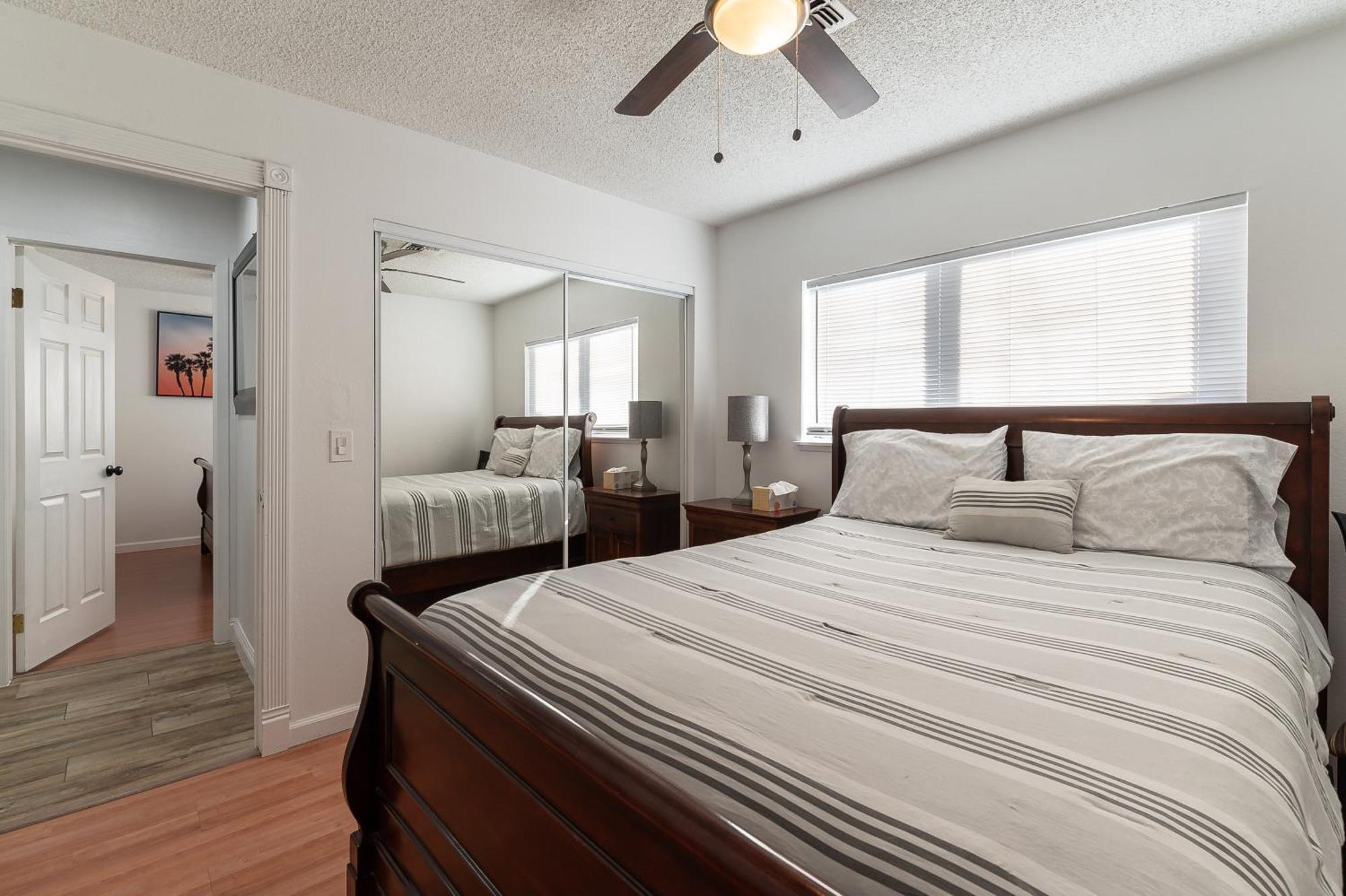 Holiday home Fun 5 Bedroom By Strip, Pool, Putting Green, And Games *