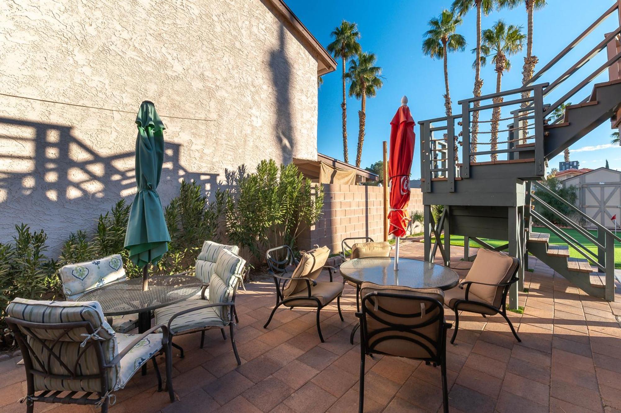 Fun 5 Bedroom By Strip, Pool, Putting Green, And Games *