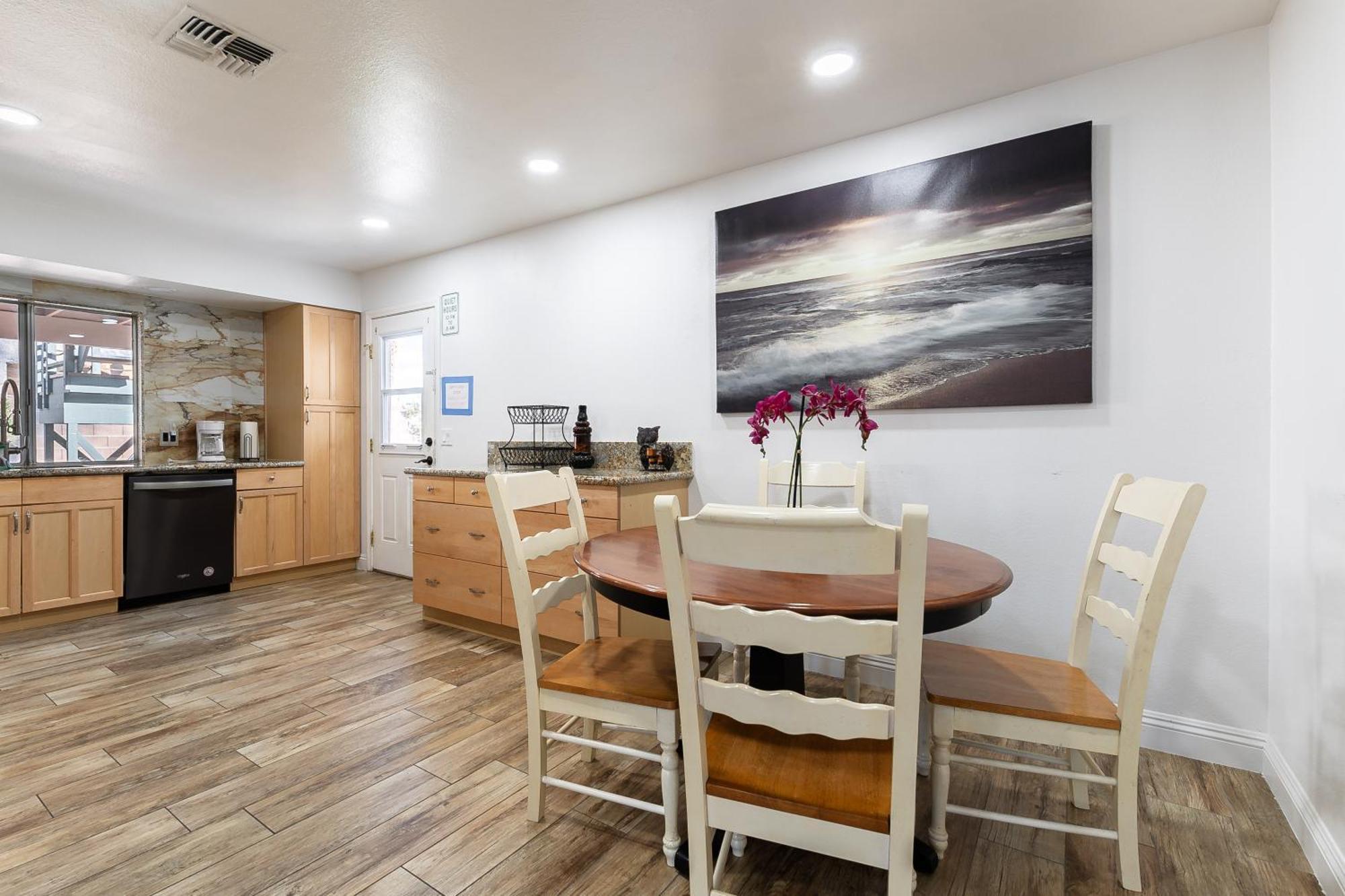 Holiday home Fun 5 Bedroom By Strip, Pool, Putting Green, And Games Las Vegas