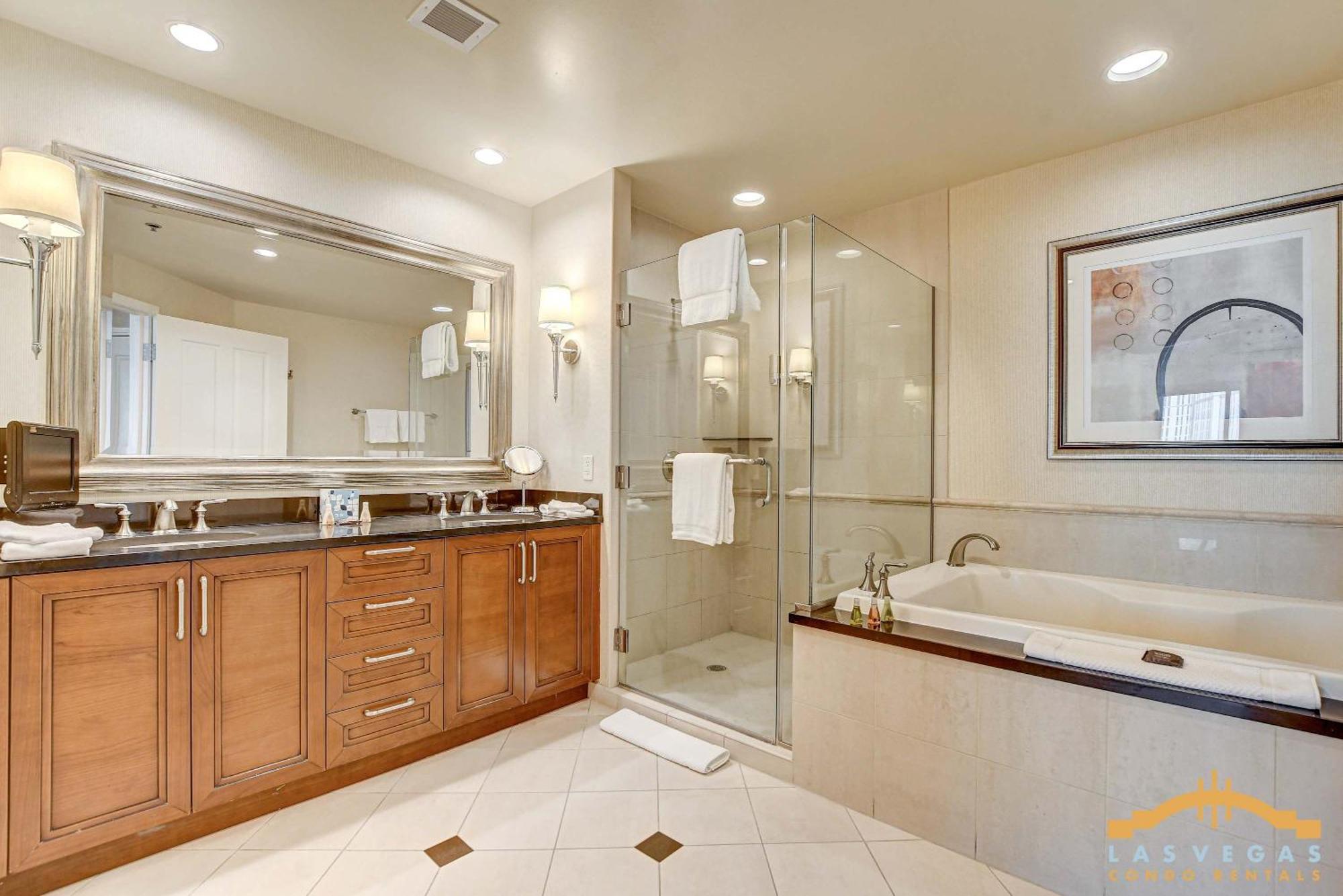 Mgm Signature-11-611 Strip View Jacuzzi Holiday home
