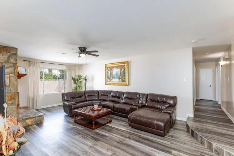 Holiday home Modern 4br Home, Vegas Location Las Vegas