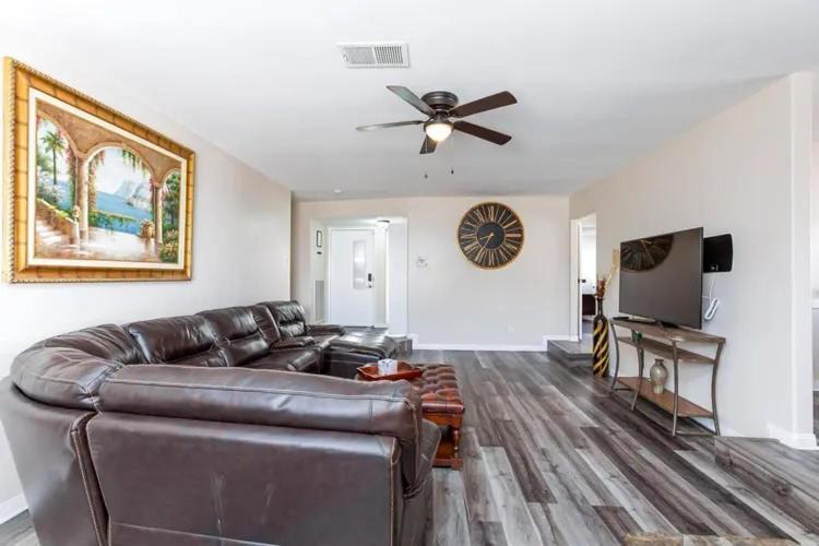 Modern 4br Home, Vegas Location * Las Vegas