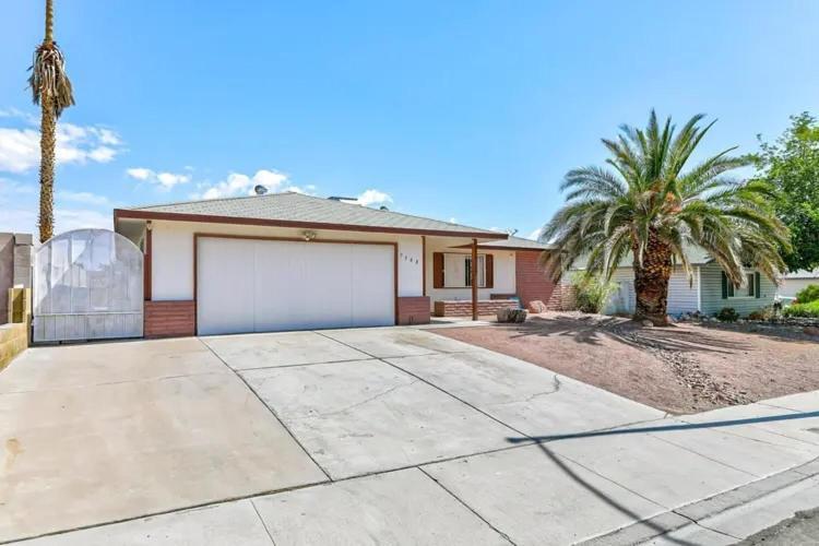 Holiday home Modern 4br Home, Vegas Location Las Vegas