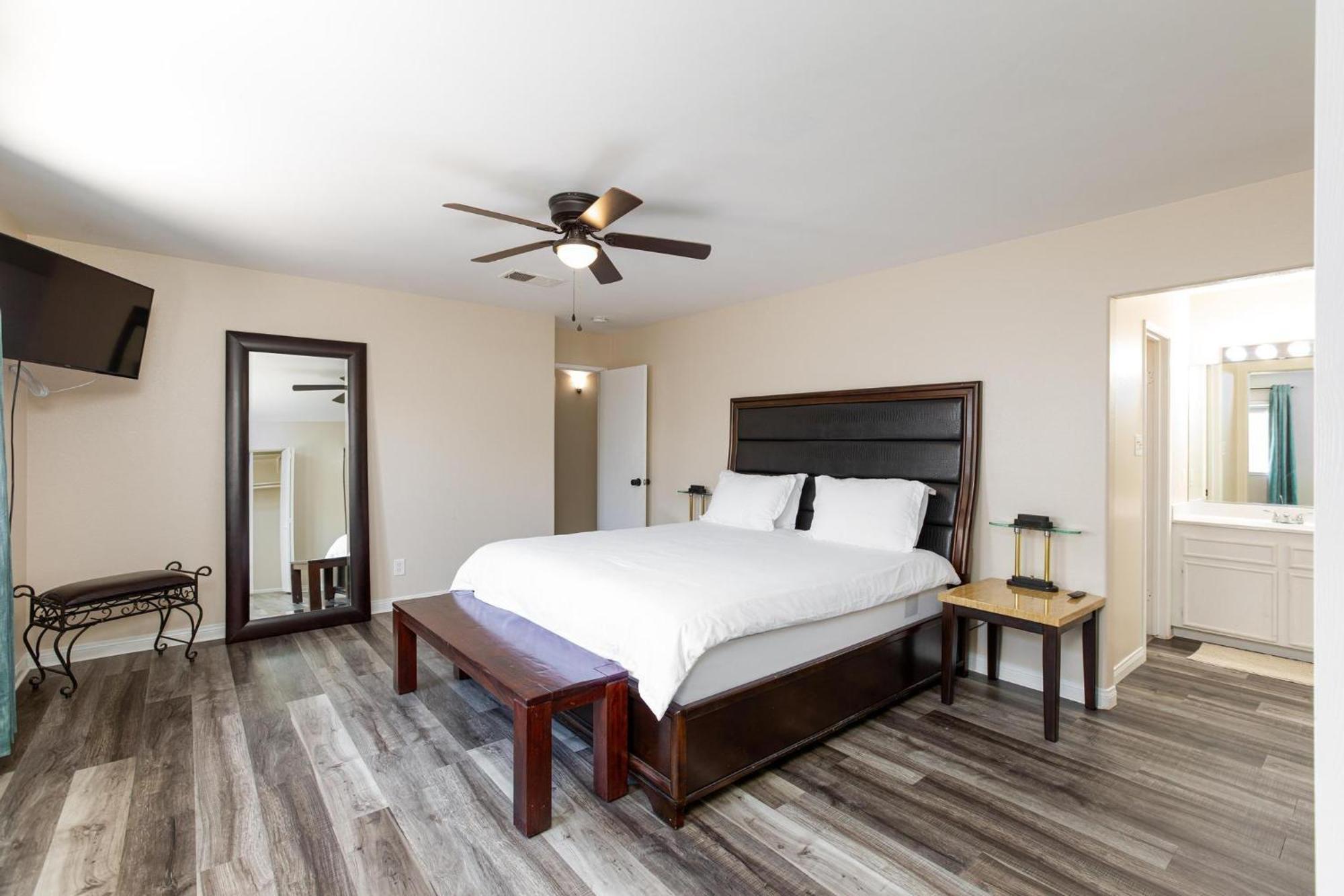 Holiday home Modern 4br Home, Vegas Location Las Vegas