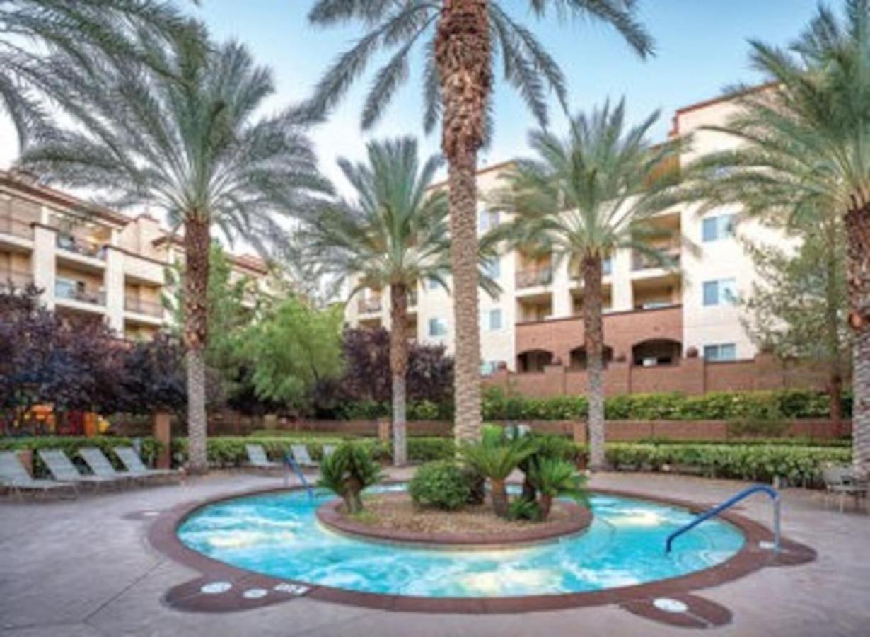 Beautiful Amenities Enjoyed With 1bd On South Vegas Blvd Las Vegas