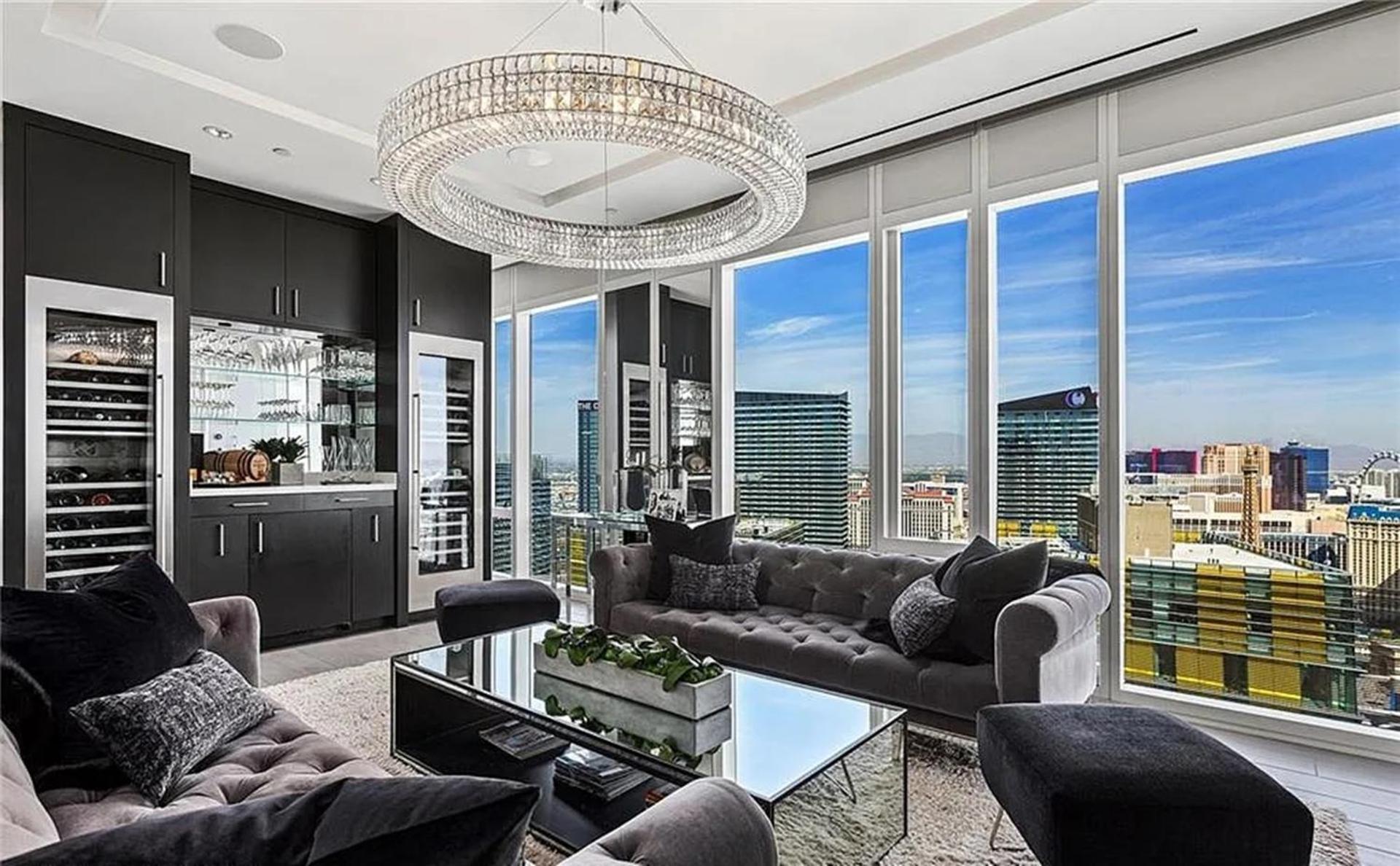 Lavish High-floor Penthouse With Panoramic Views * Las Vegas