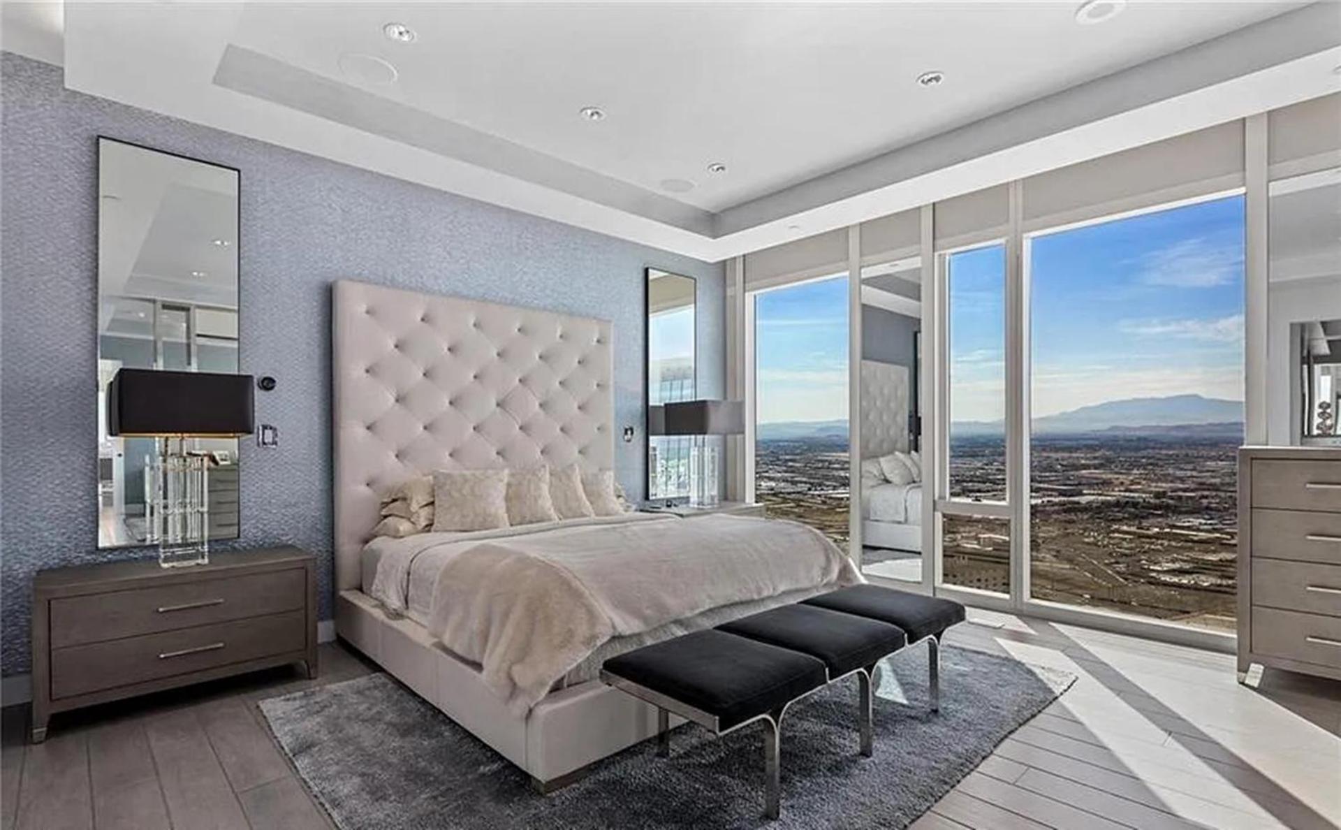 Lavish High-floor Penthouse With Panoramic Views Apartment Las Vegas