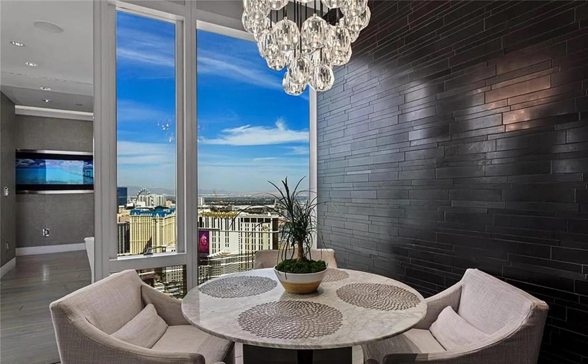 Apartment Lavish High-floor Penthouse With Panoramic Views Las Vegas