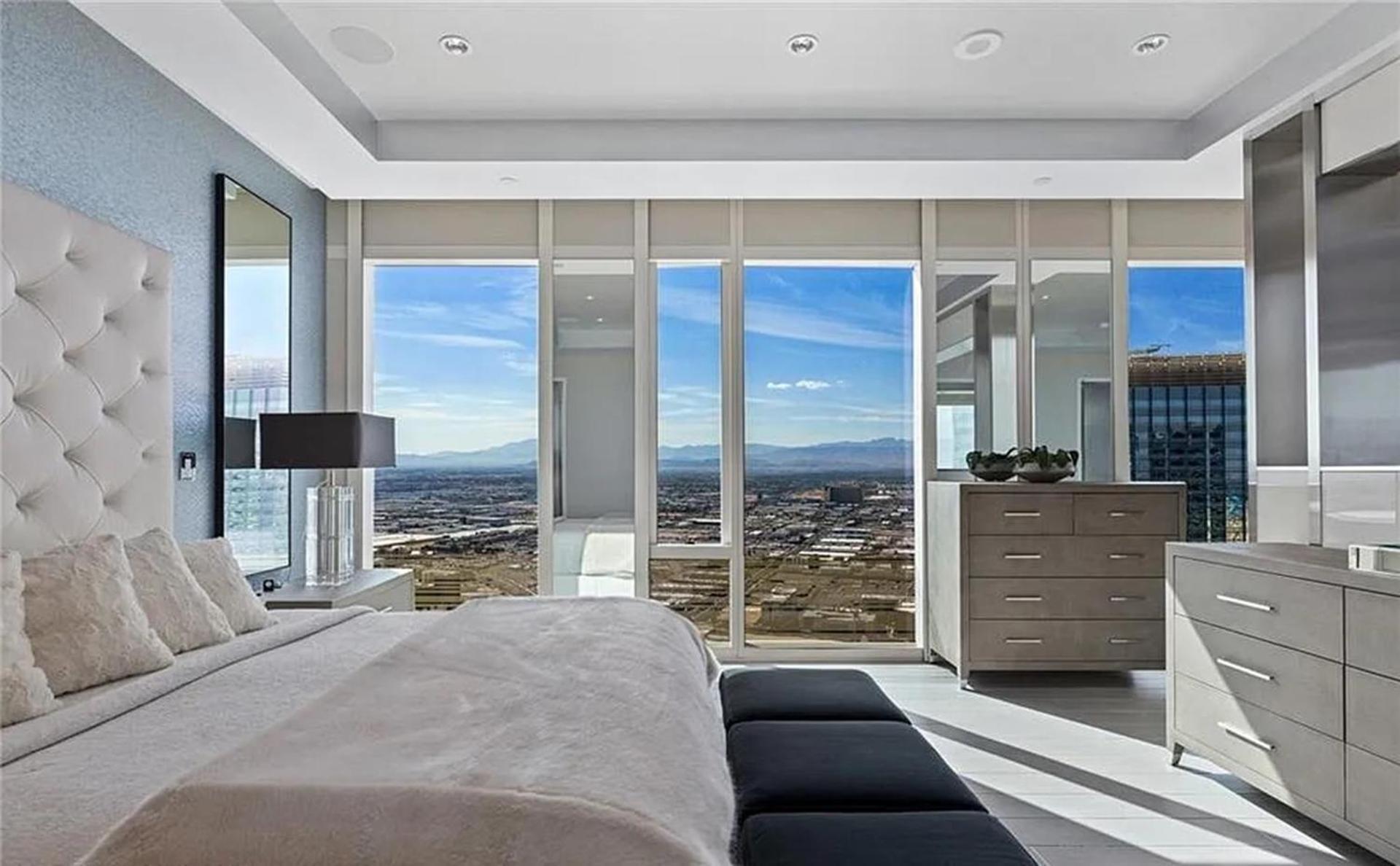 Lavish High-floor Penthouse With Panoramic Views Las Vegas
